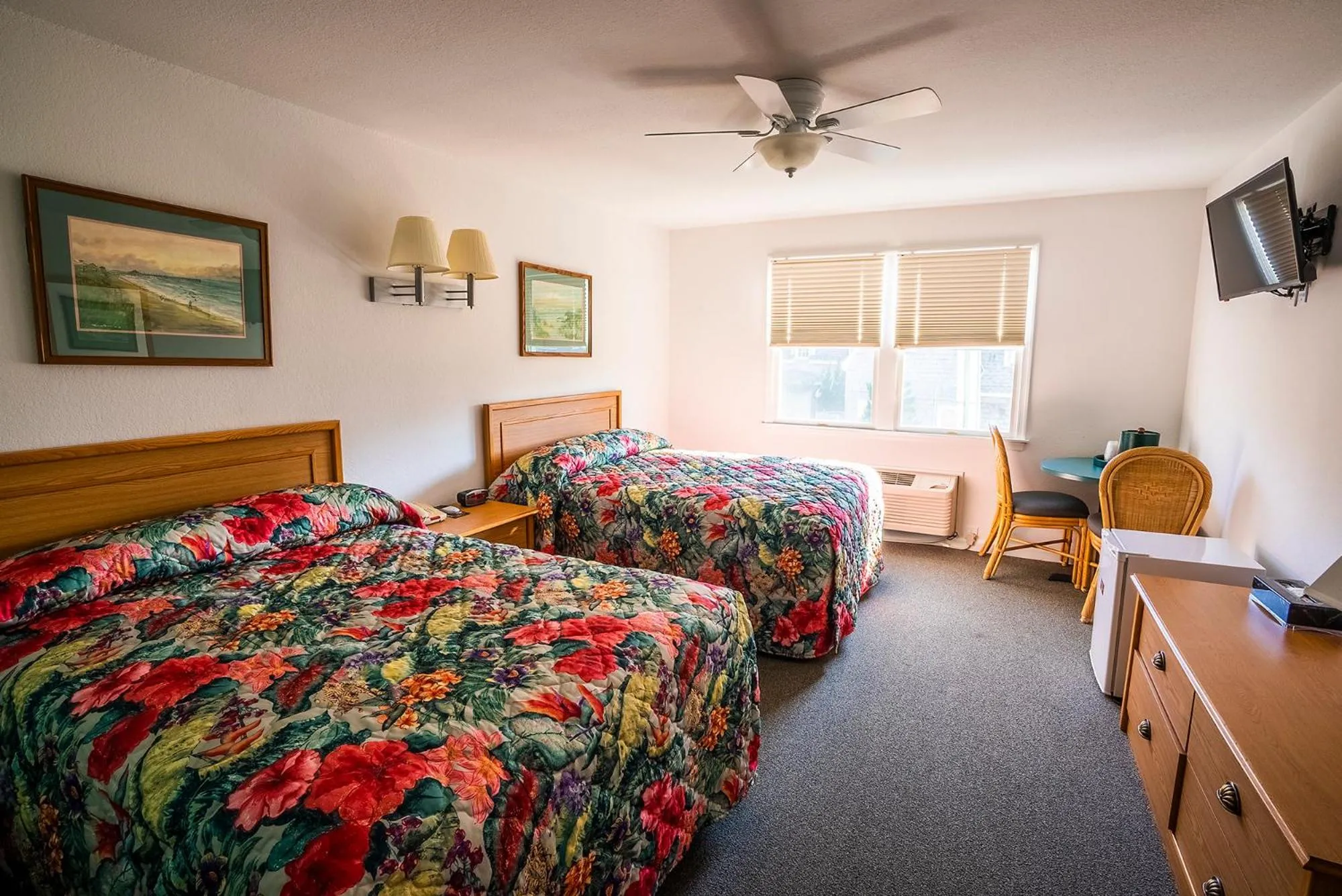 Double Room with Two Double Beds in The Ocracoke Harbor Inn