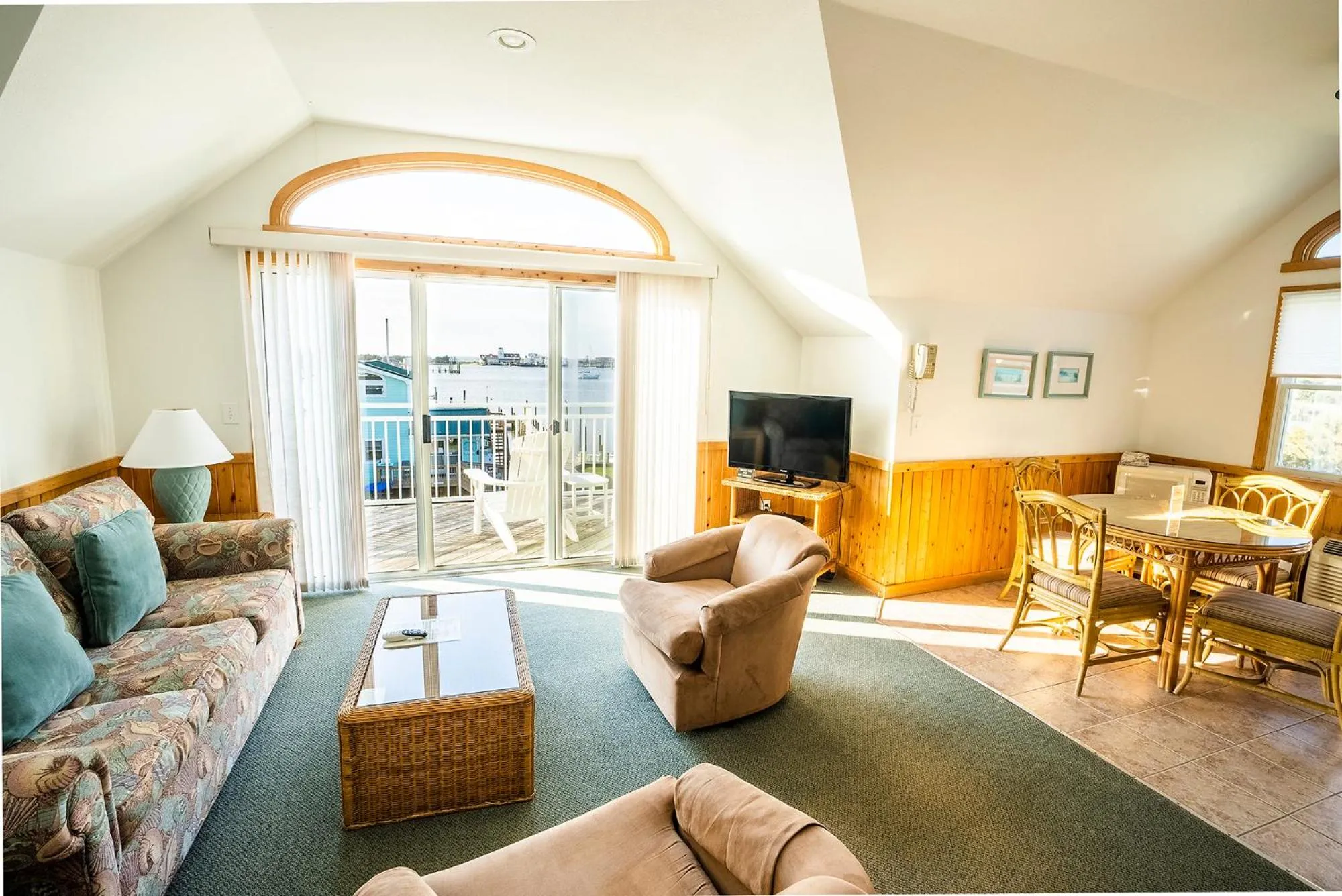 The Ocracoke Harbor Inn