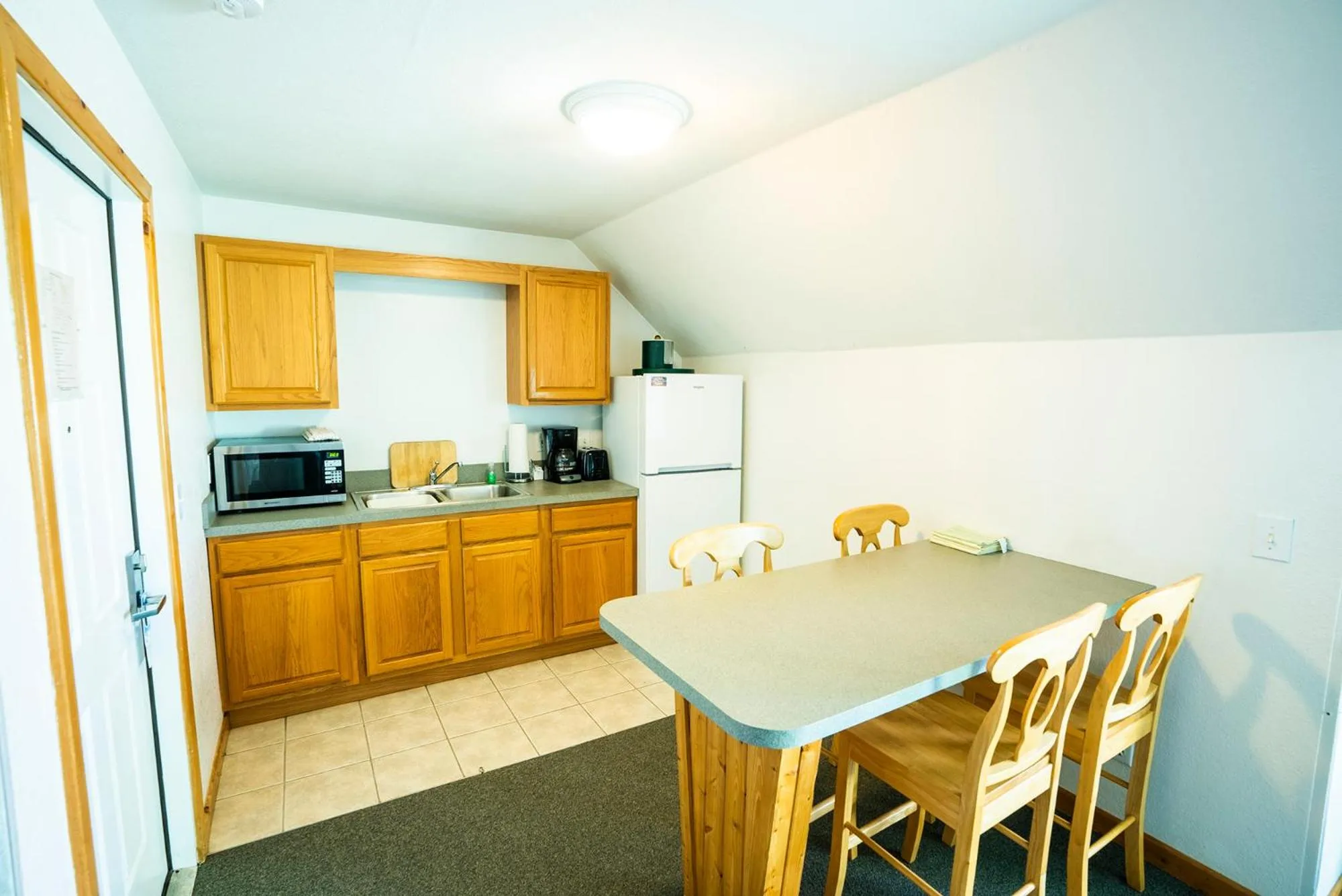 The Ocracoke Harbor Inn