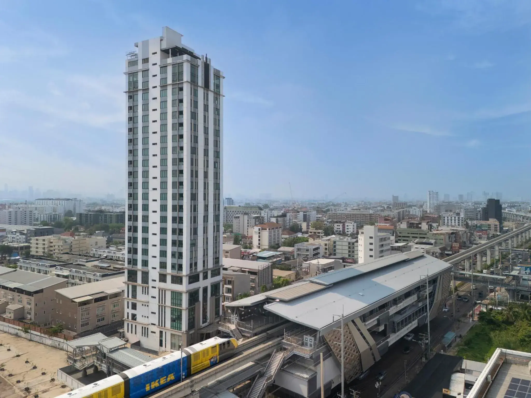 Property building in Lumen Bangkok Srinakarin Property building in Lumen Bangkok Srinakarin