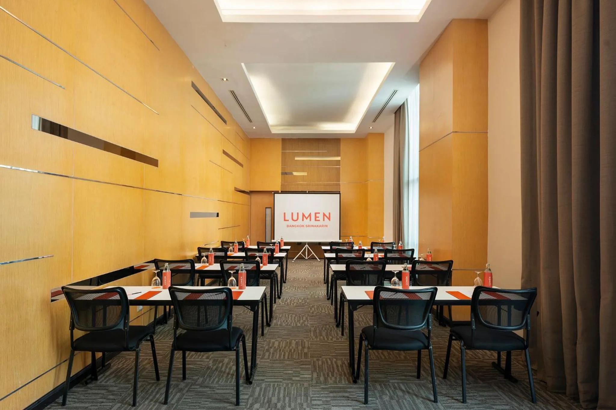 Meeting/conference room in Lumen Bangkok Srinakarin