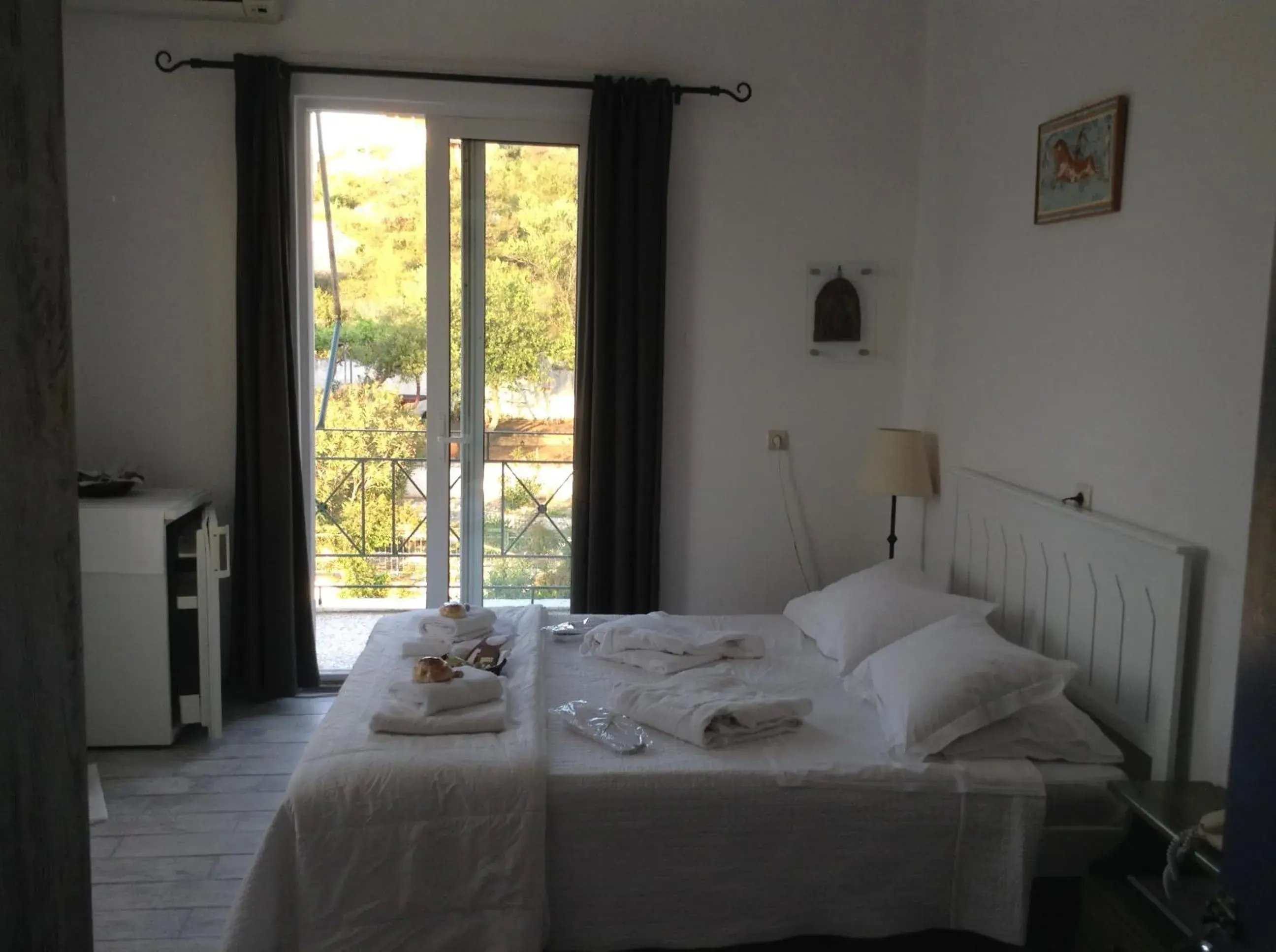 Double Room in Akrotiri Hotel Double Room in Akrotiri Hotel