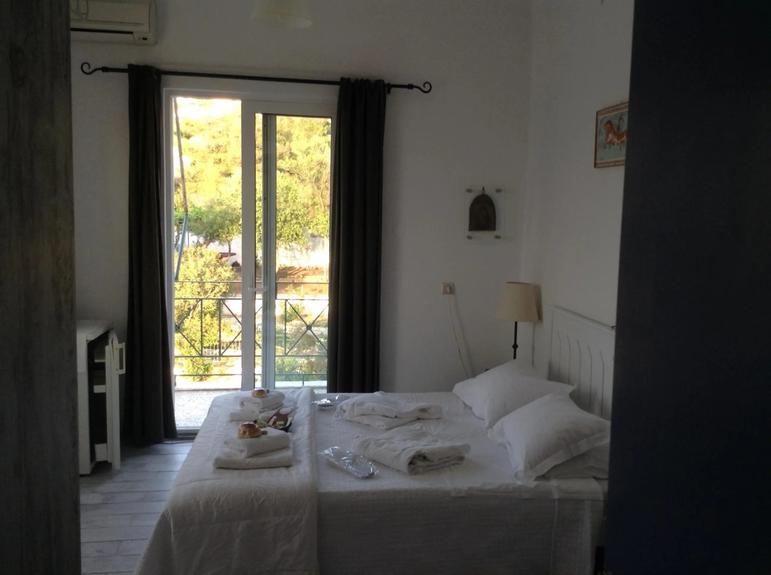 Bedroom in Akrotiri Hotel