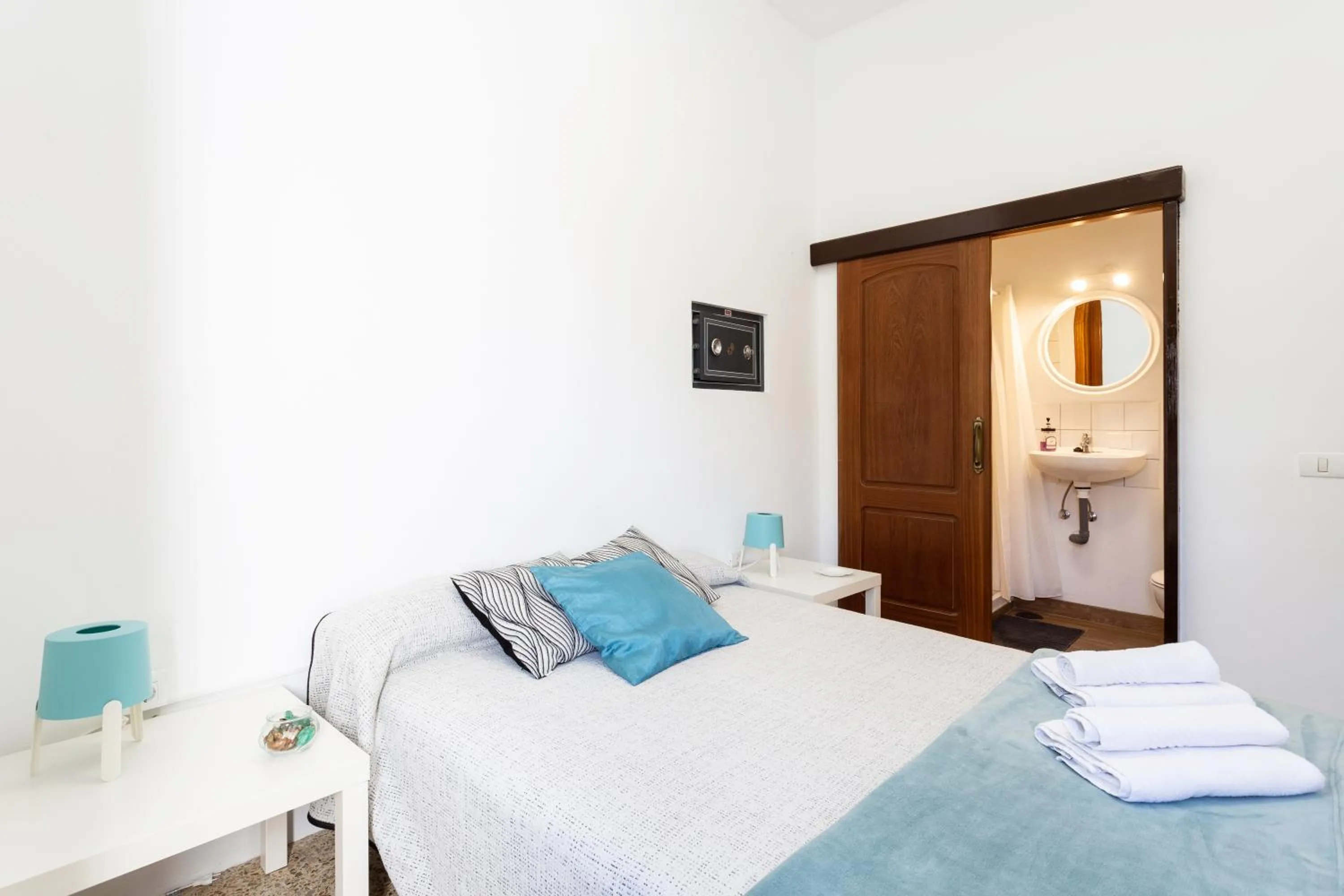 Bed in El Hostal del Cubo