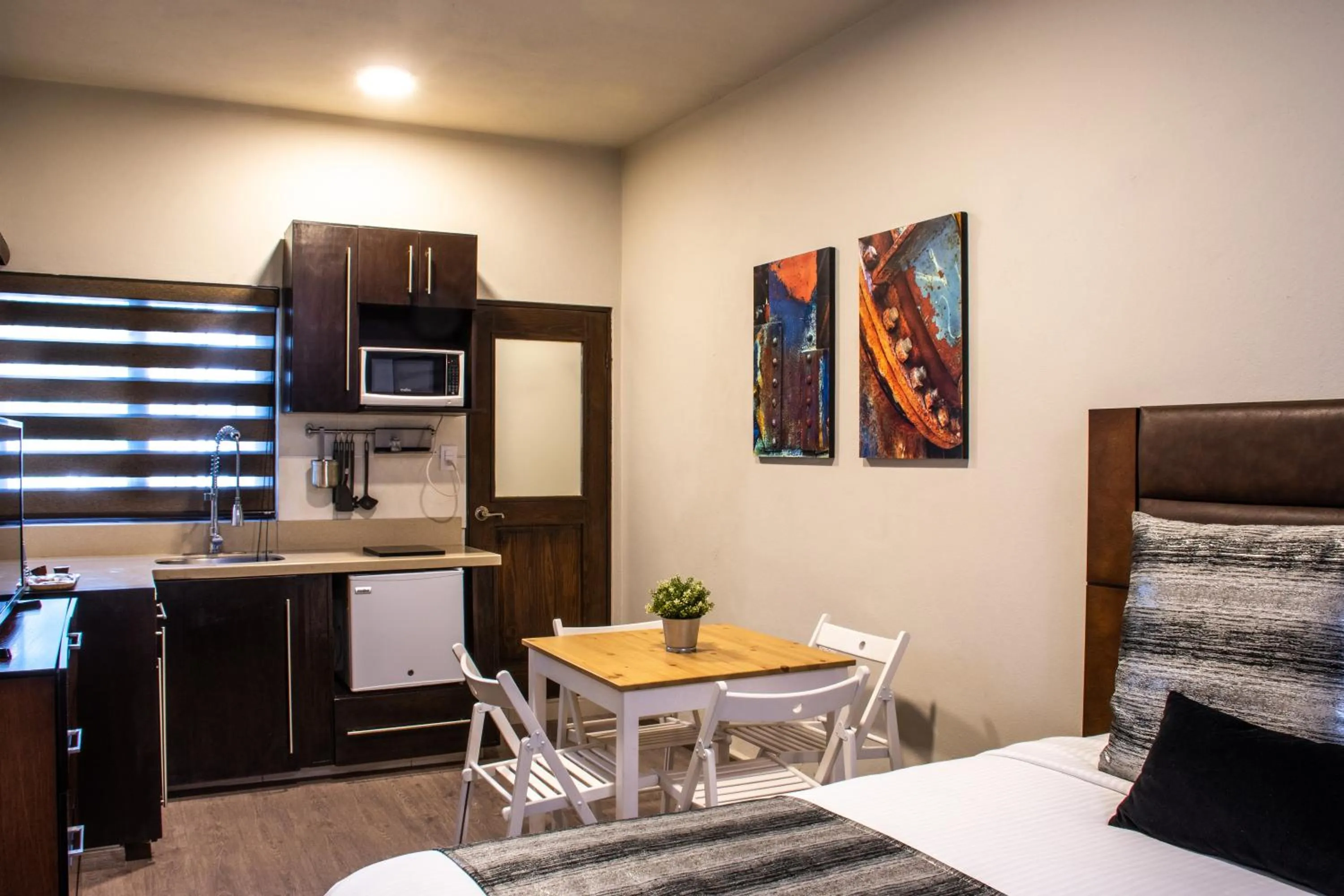 Kitchen or kitchenette, Bed in Hoteles ANTIGUA - SANTA LUCIA MTY