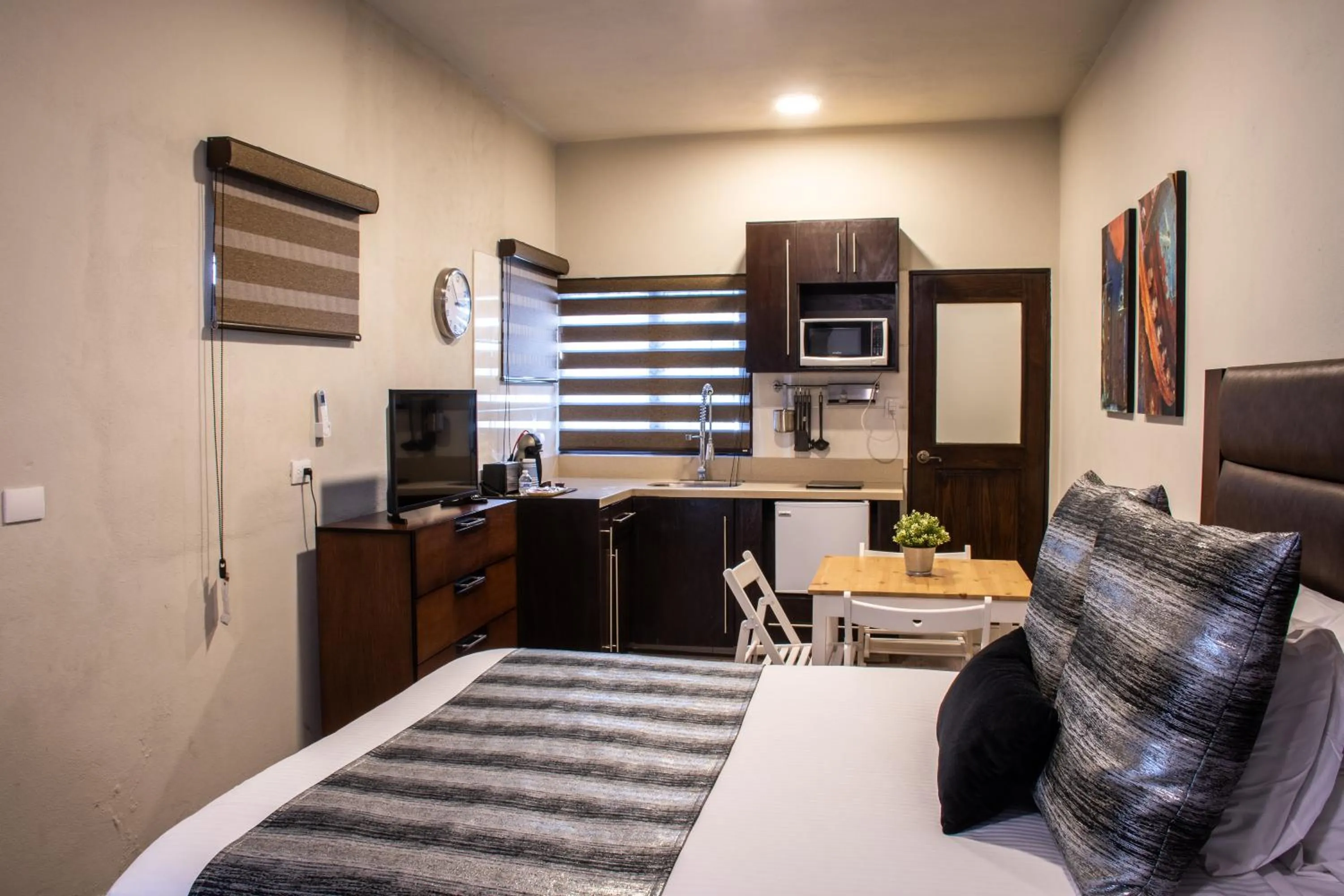 Kitchen or kitchenette, Bed in Hoteles ANTIGUA - SANTA LUCIA MTY