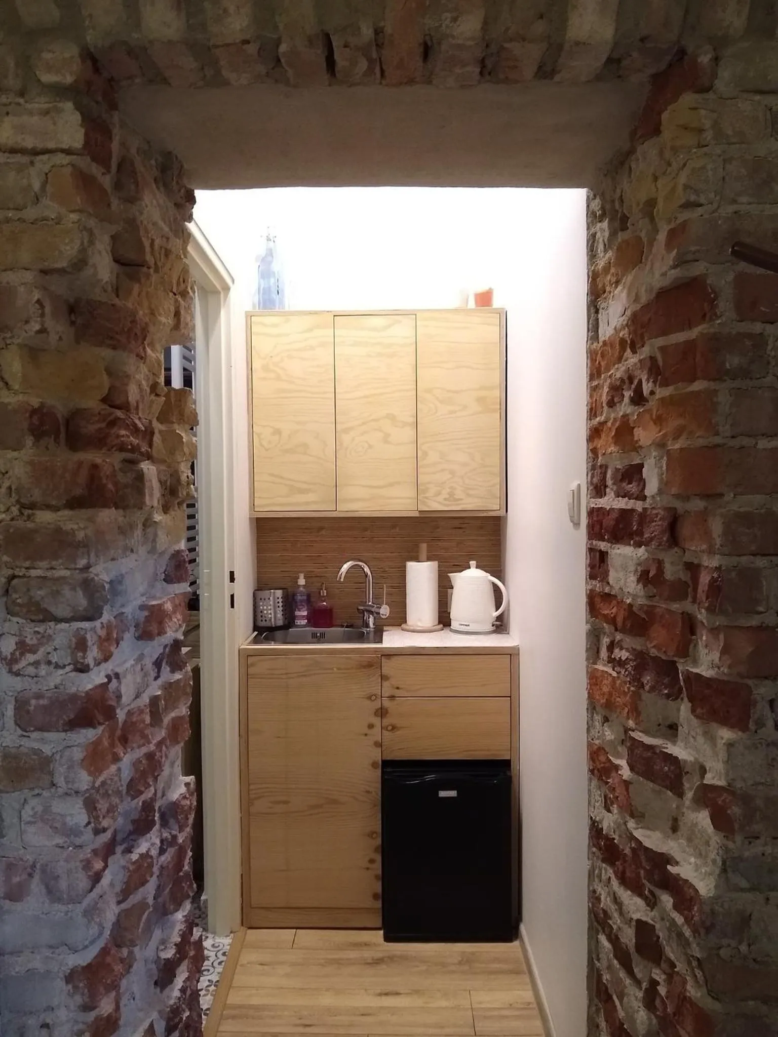 Kitchen or kitchenette in Sztukmistrz Magician Art Rooms