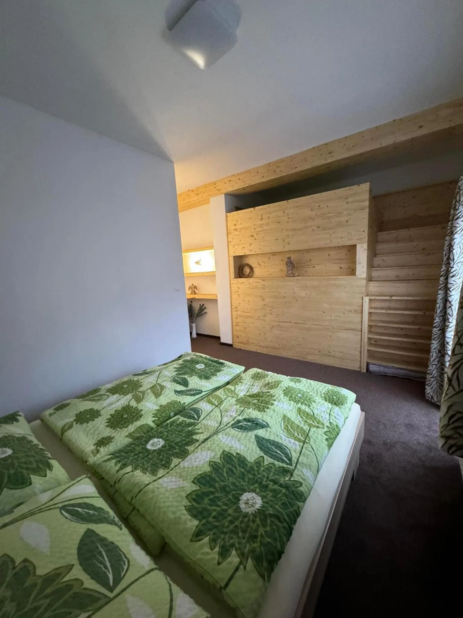 Bed in U Edyho