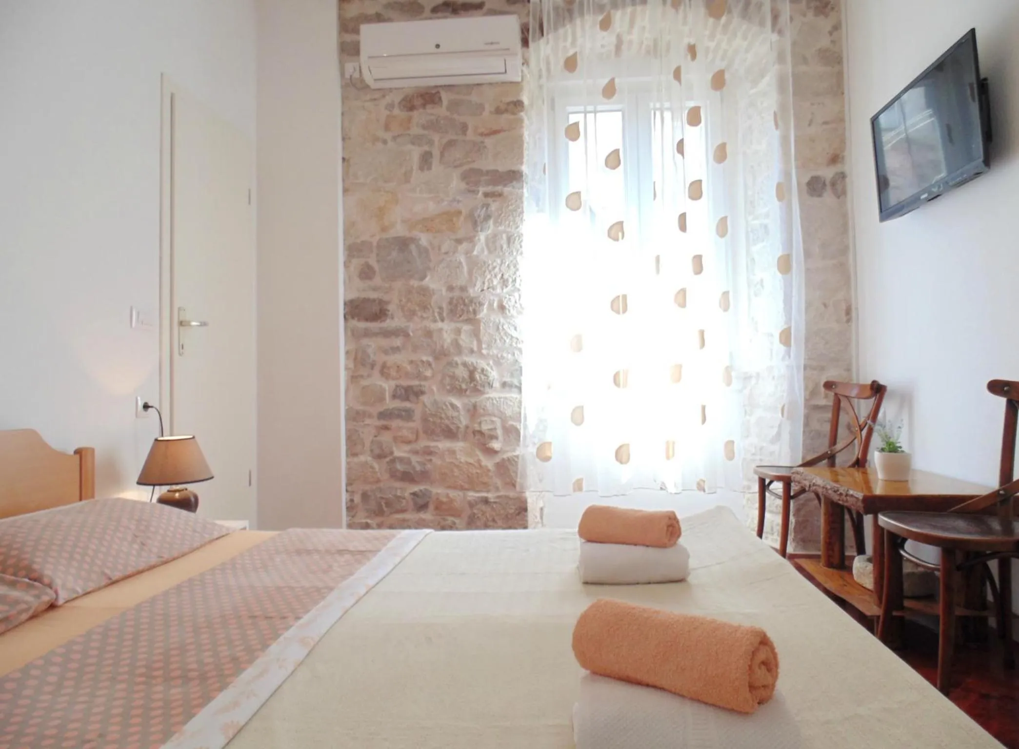 Bedroom, Bed in Rooms and Apartments Djanovic