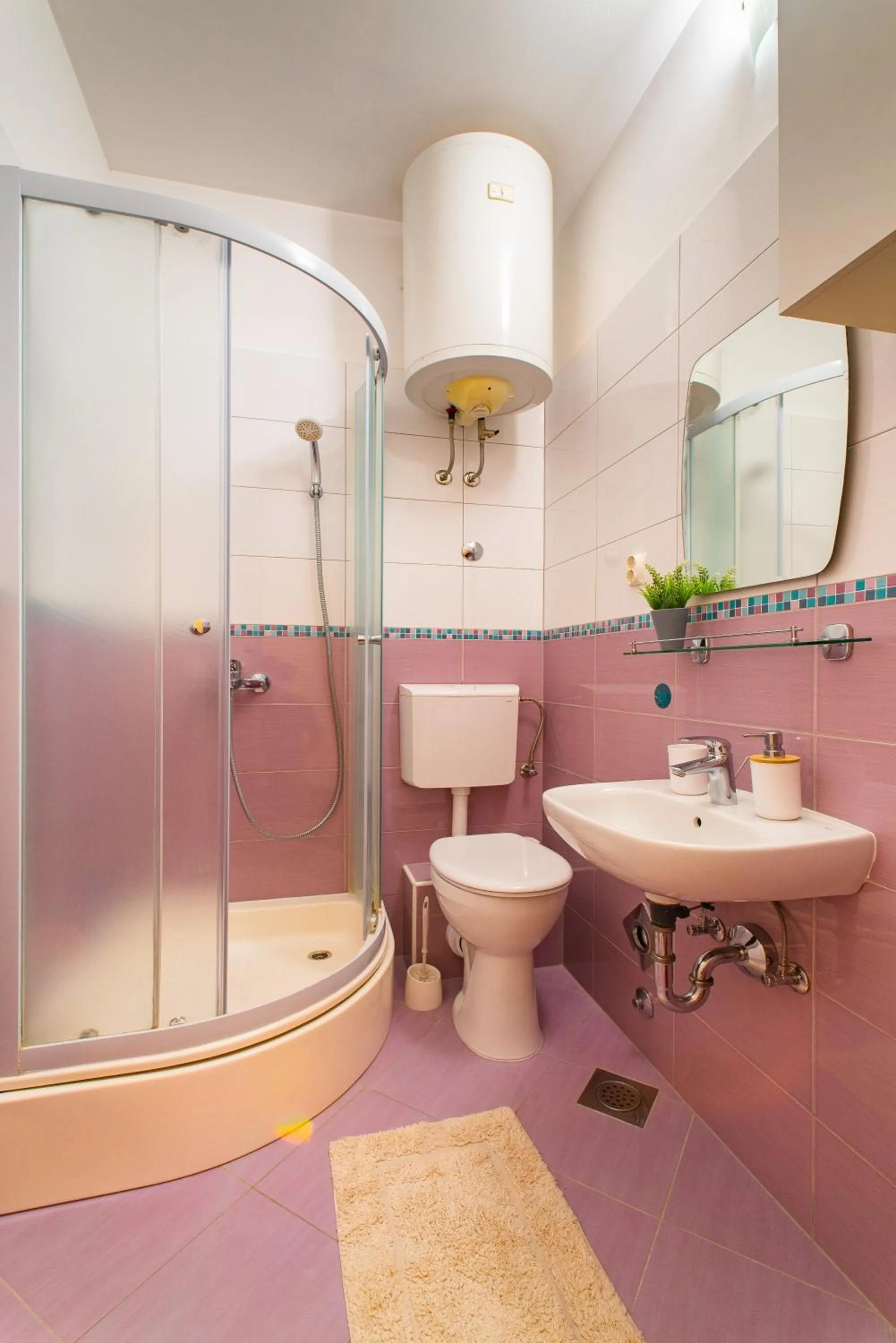 Rooms and Apartments Djanovic