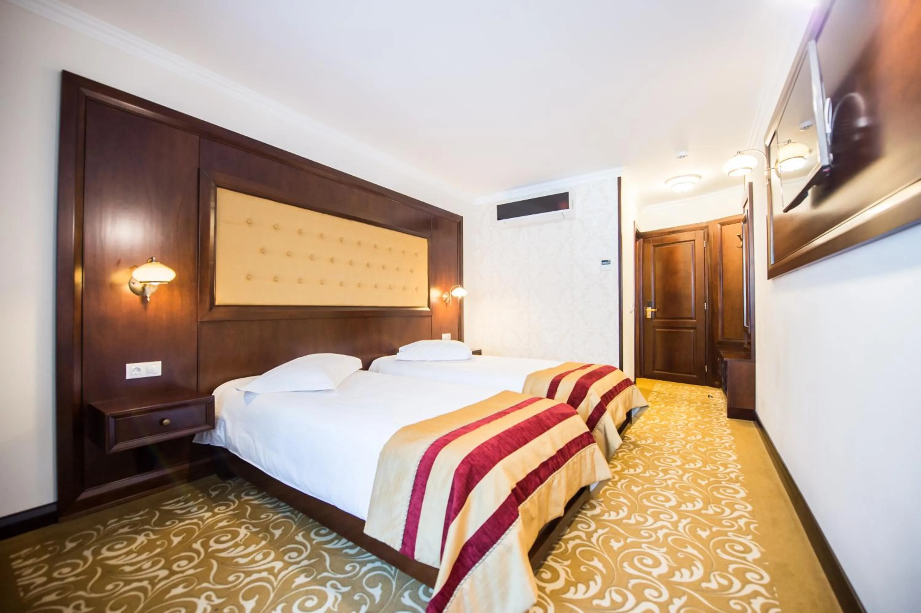 Bed in Hotel Silva Busteni