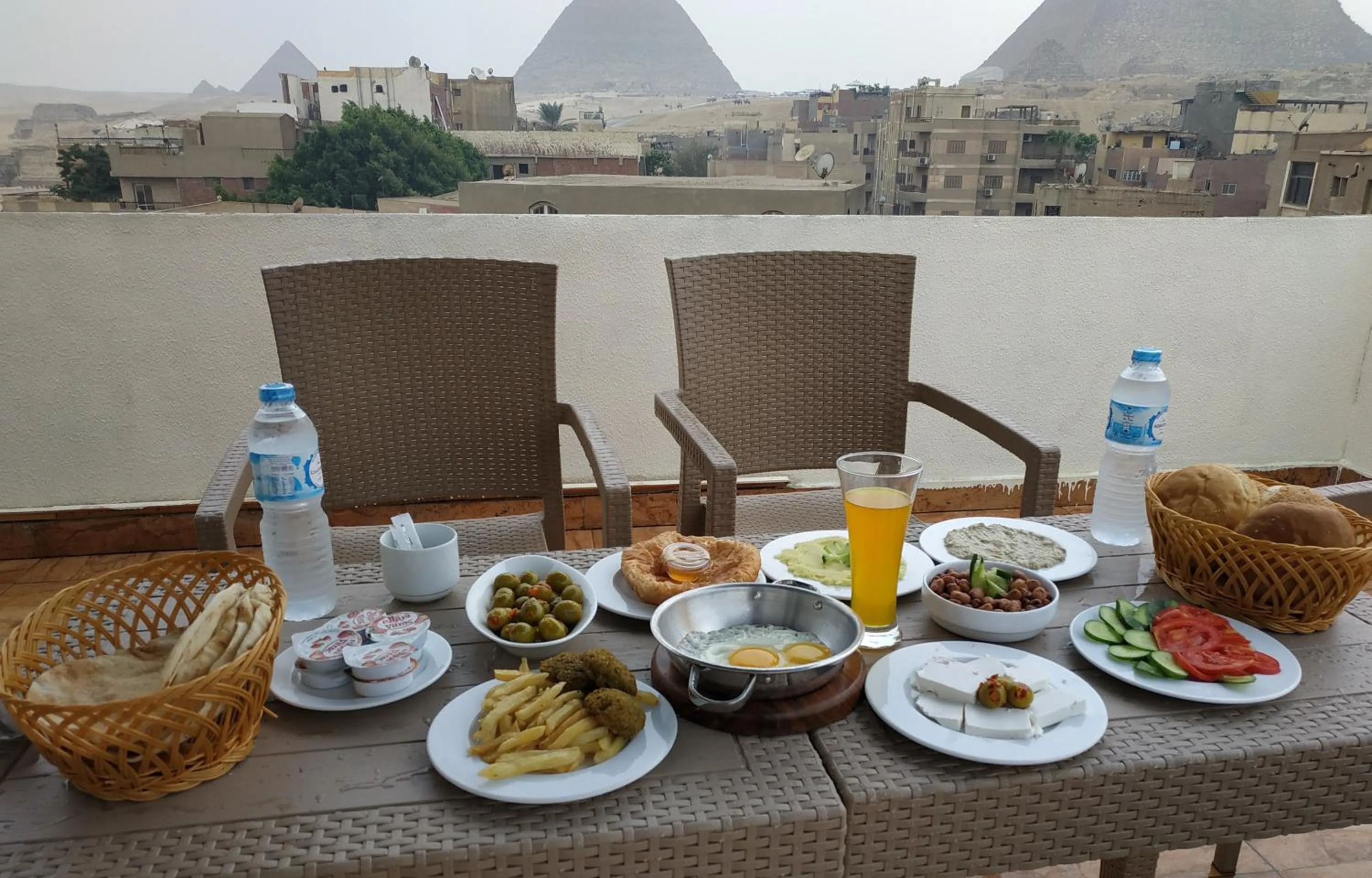 Breakfast in Pyramids Top Inn
