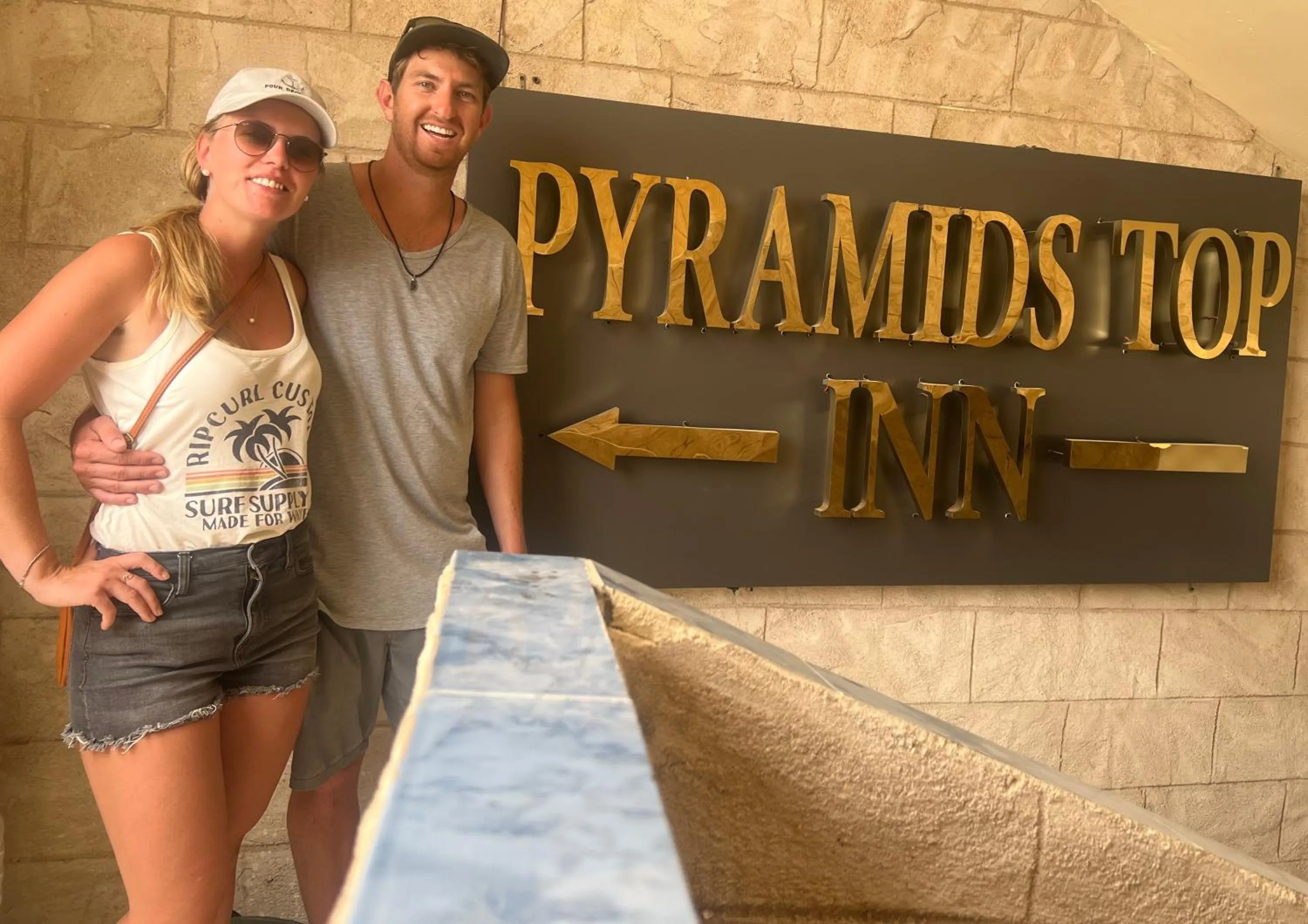 Logo/Certificate/Sign in Pyramids Top Inn