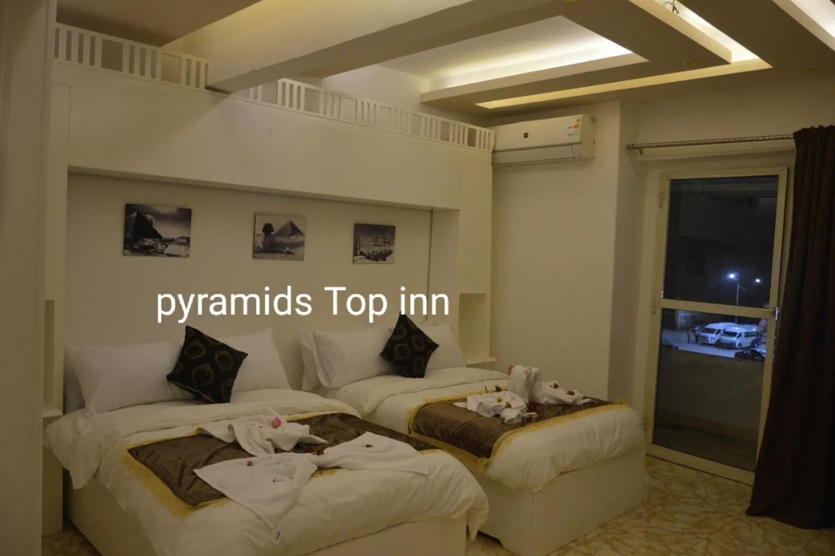 Bedroom in Pyramids Top Inn