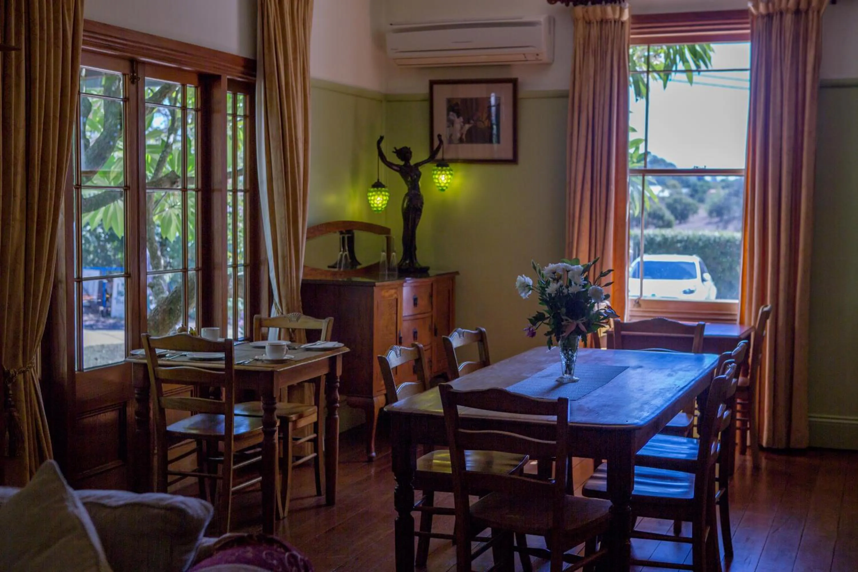 Seating area in Maddies of Bolwarra