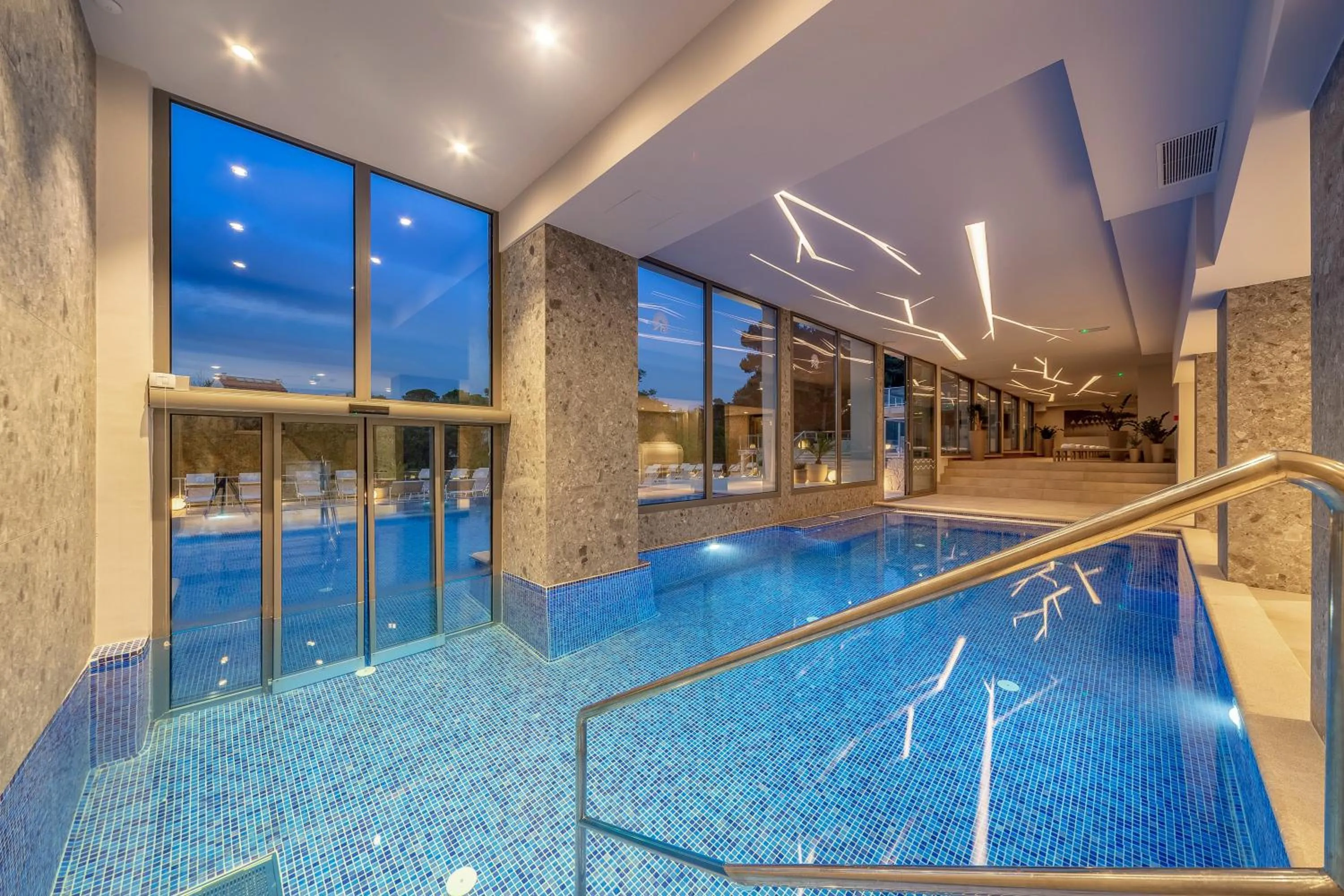 Swimming pool in Hotel Malin