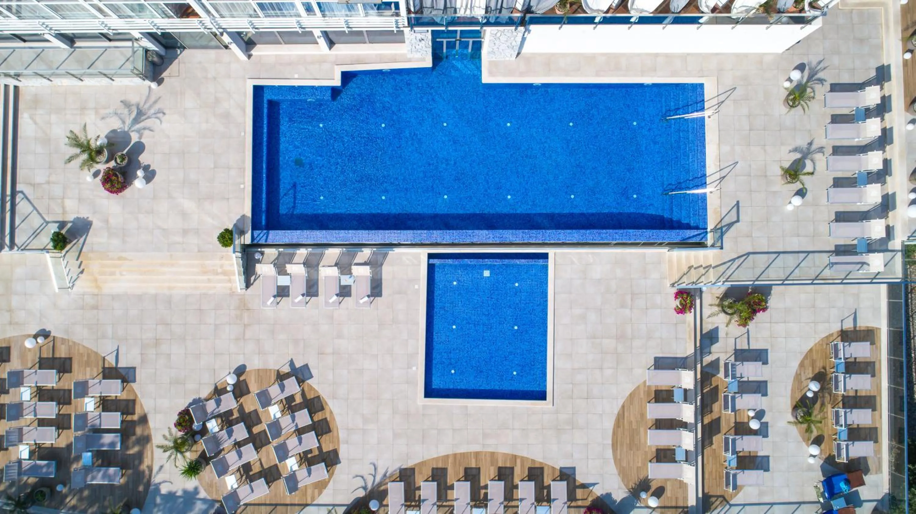 Swimming pool in Hotel Malin