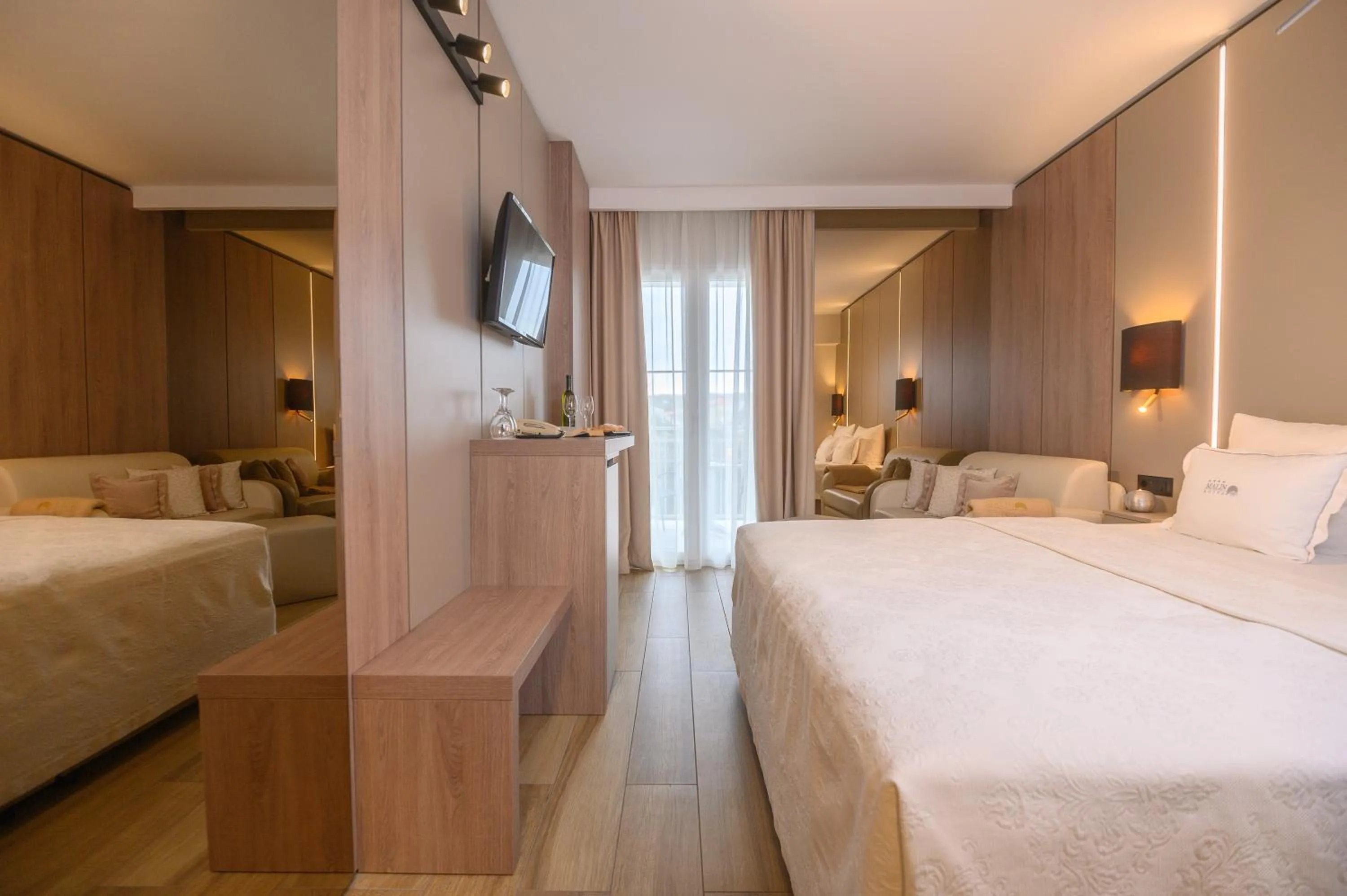 TV and multimedia, Bed in Hotel Malin