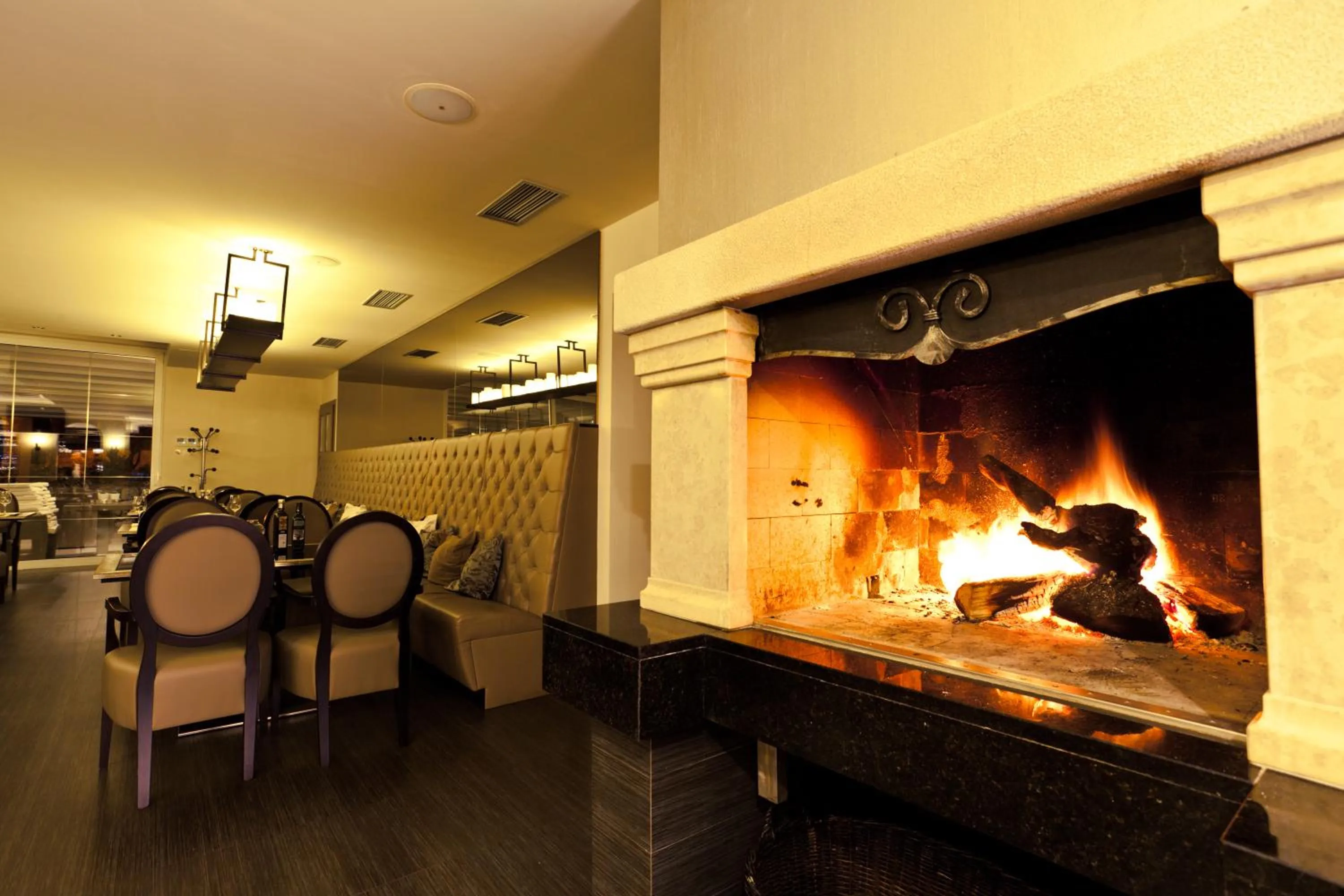 Restaurant/places to eat in Hotel Malin