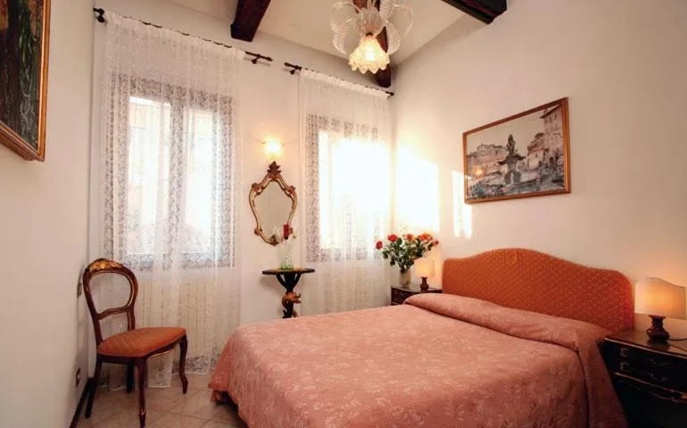 Bed in Hotel At Leonard