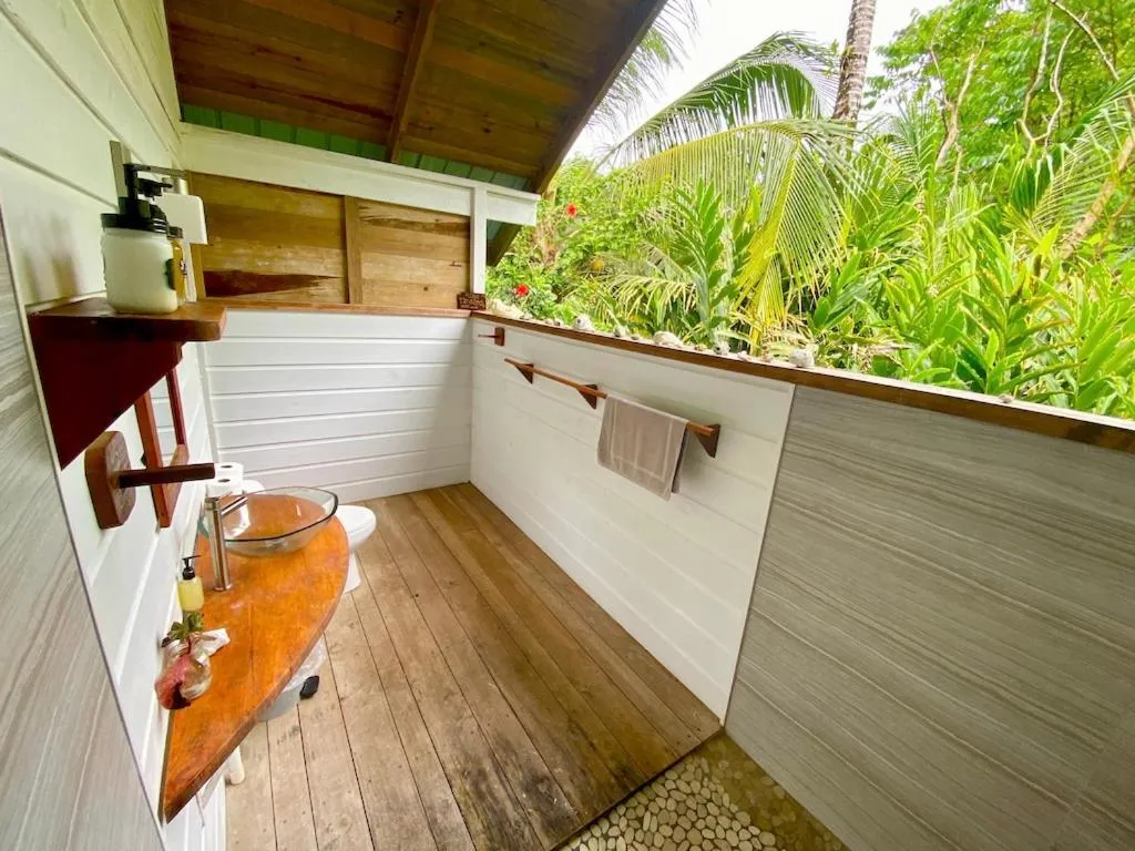 Shower in Bird Island Bungalows