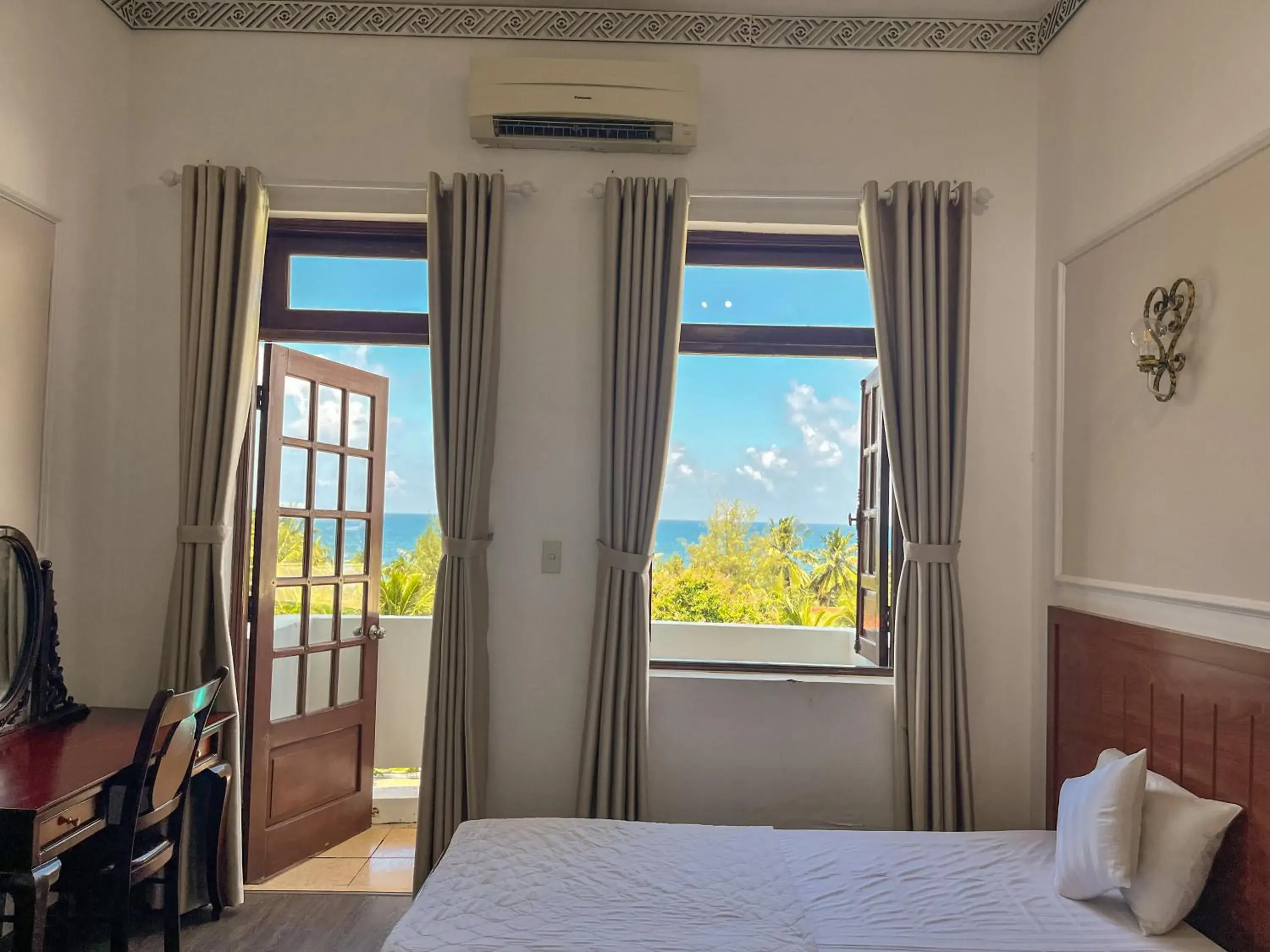 Standard Double or Twin Room with Sea View in Hawaii Resort Phu Quoc Standard Double or Twin Room with Sea View in Hawaii Resort Phu Quoc