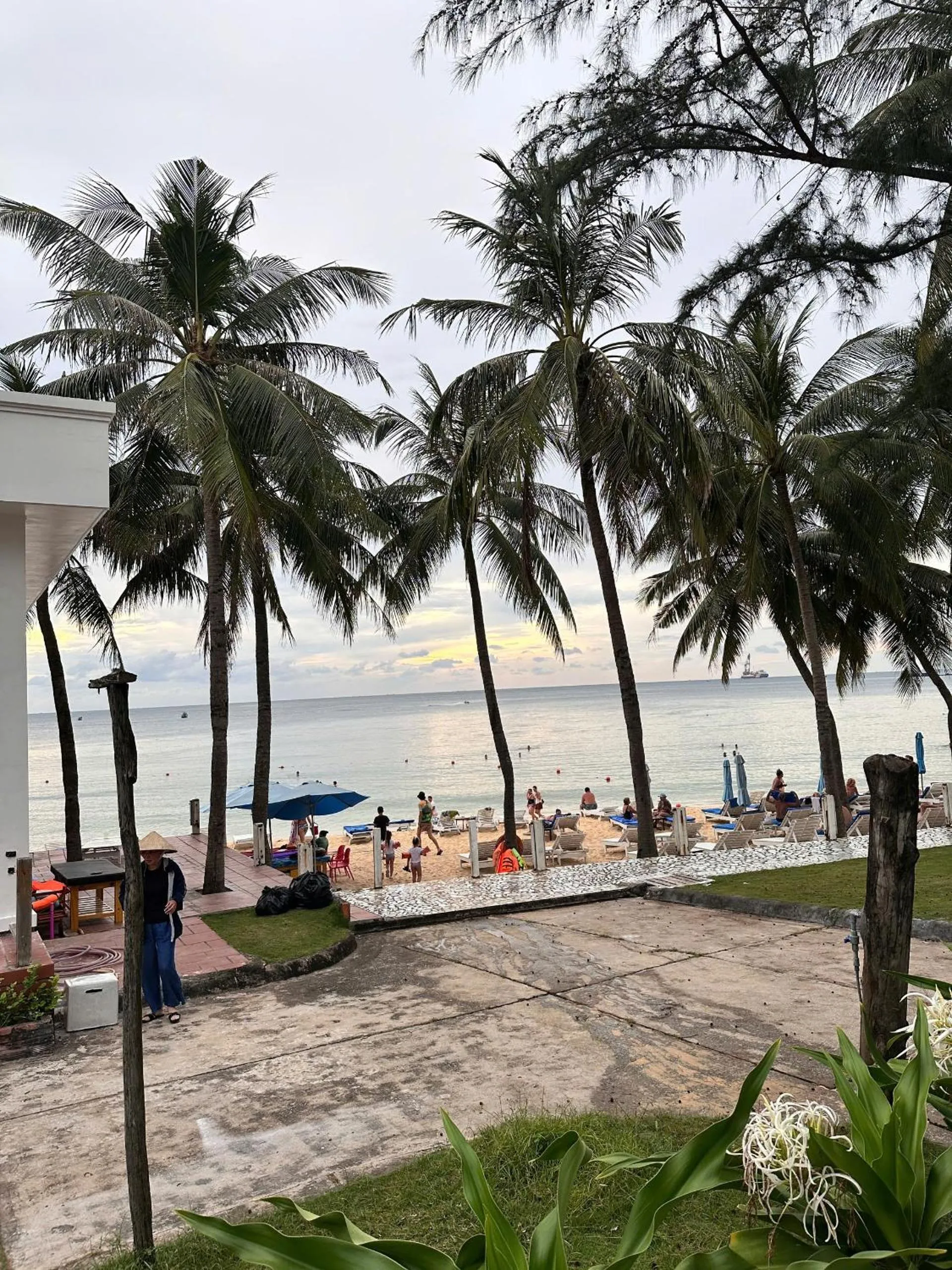 Day in Hawaii Resort Phu Quoc