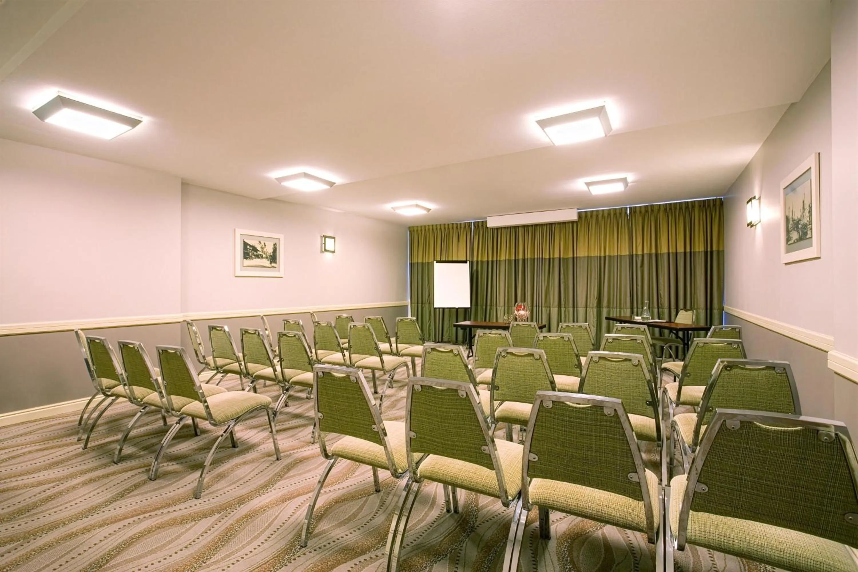 Meeting/conference room in Garden Court Nelson Mandela Boulevard