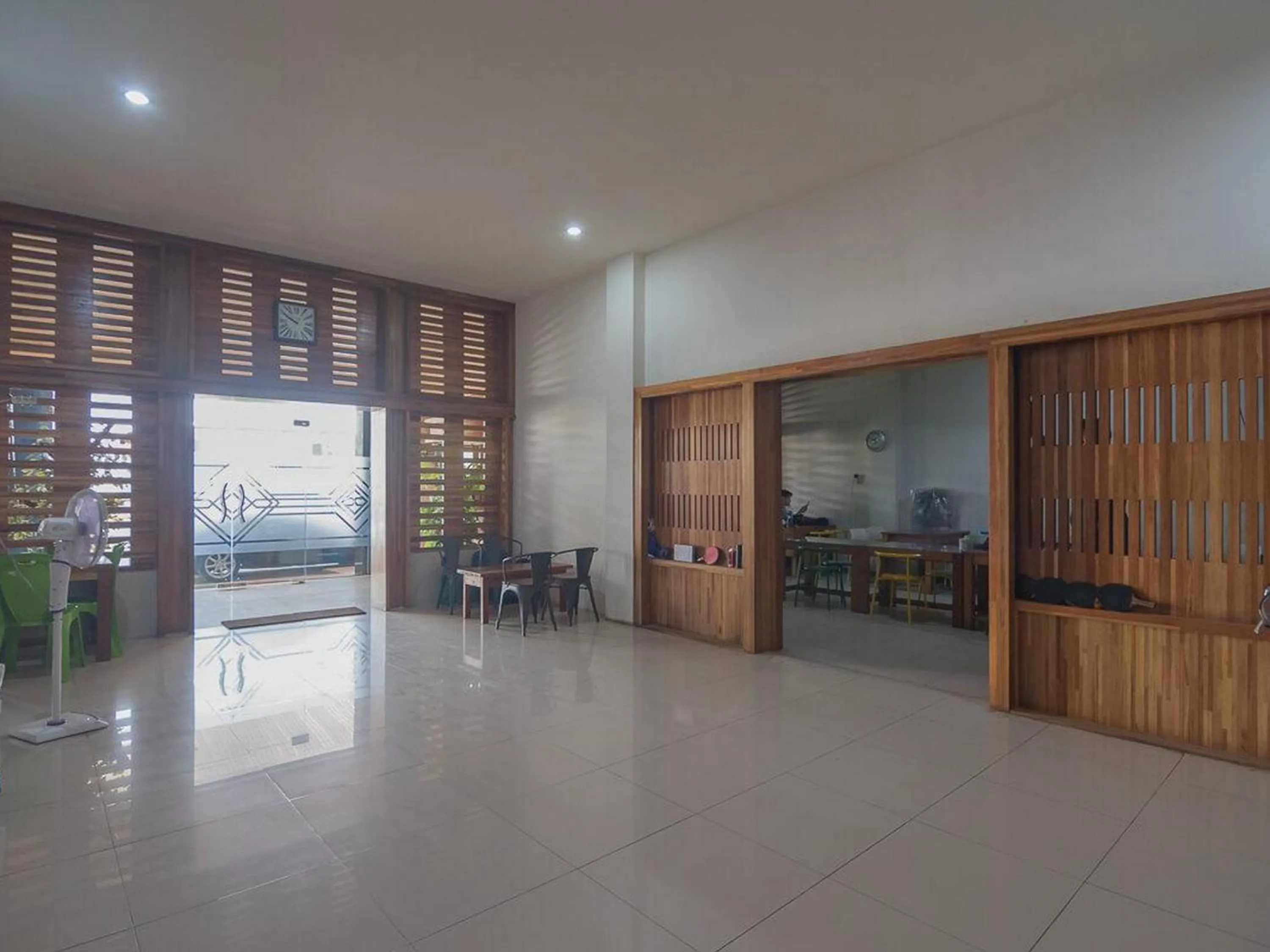 Property building in RedDoorz near Gajah Mada Pontianak