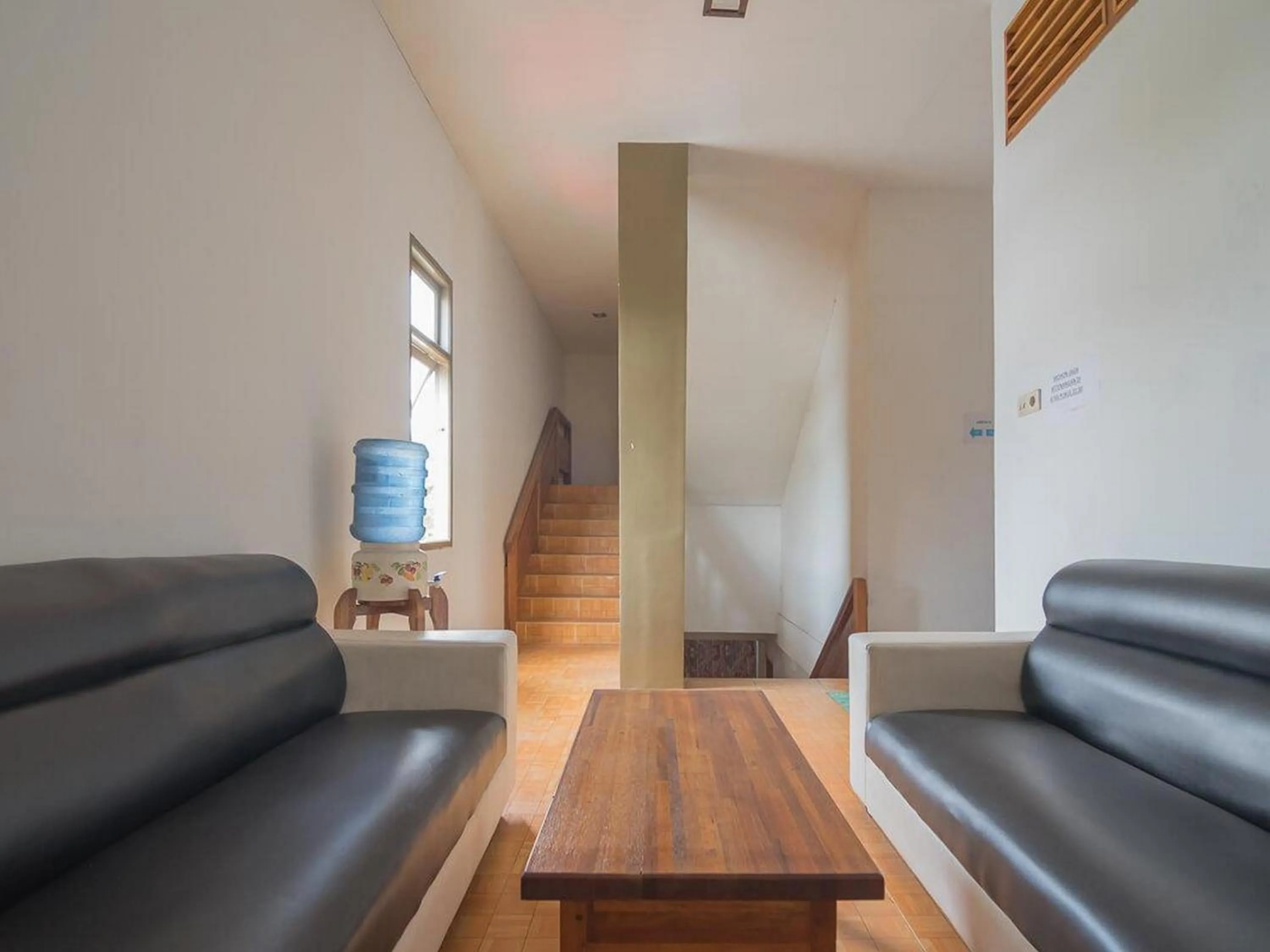 Seating area in RedDoorz near Gajah Mada Pontianak