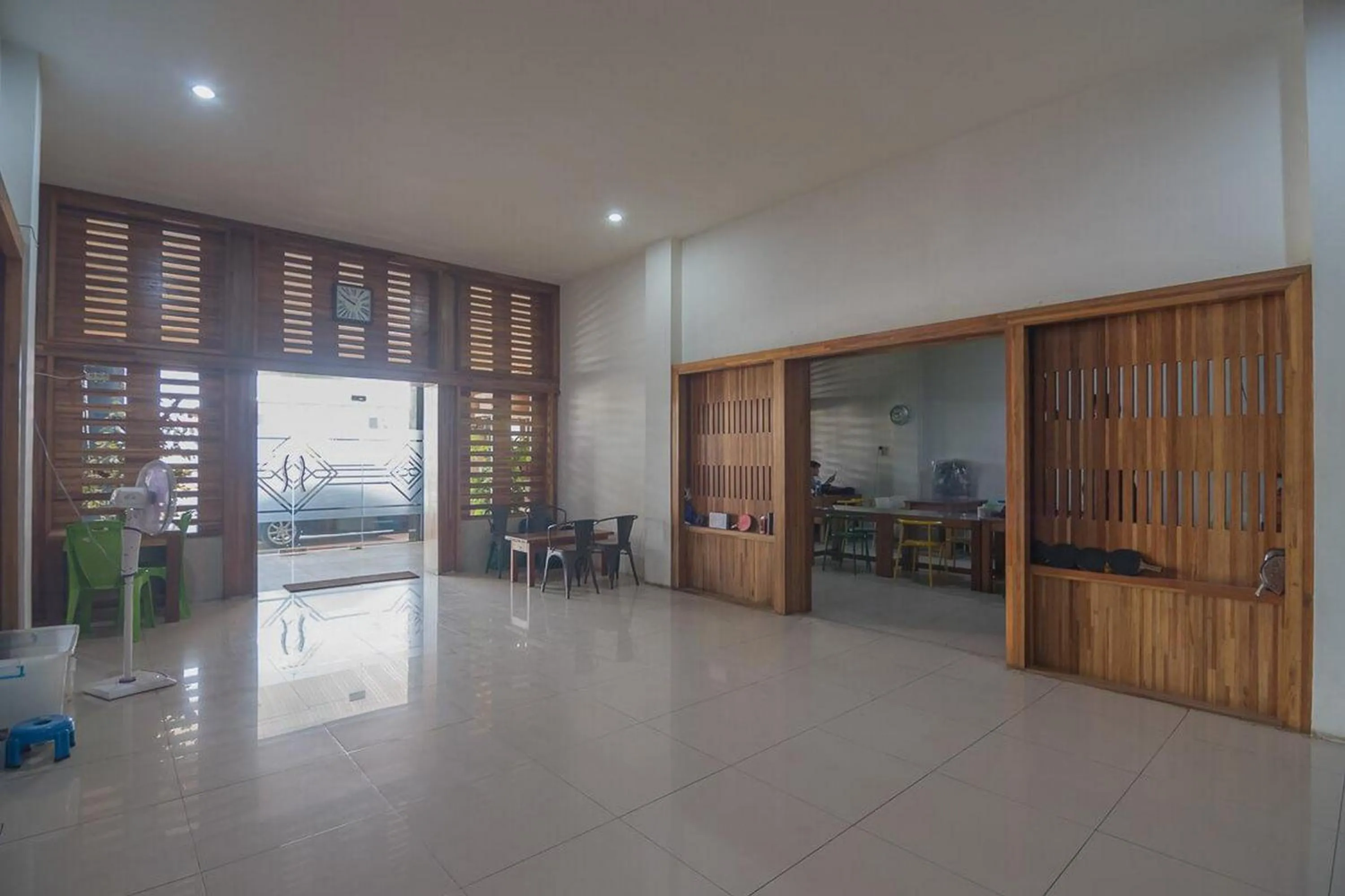 Property building in RedDoorz near Gajah Mada Pontianak