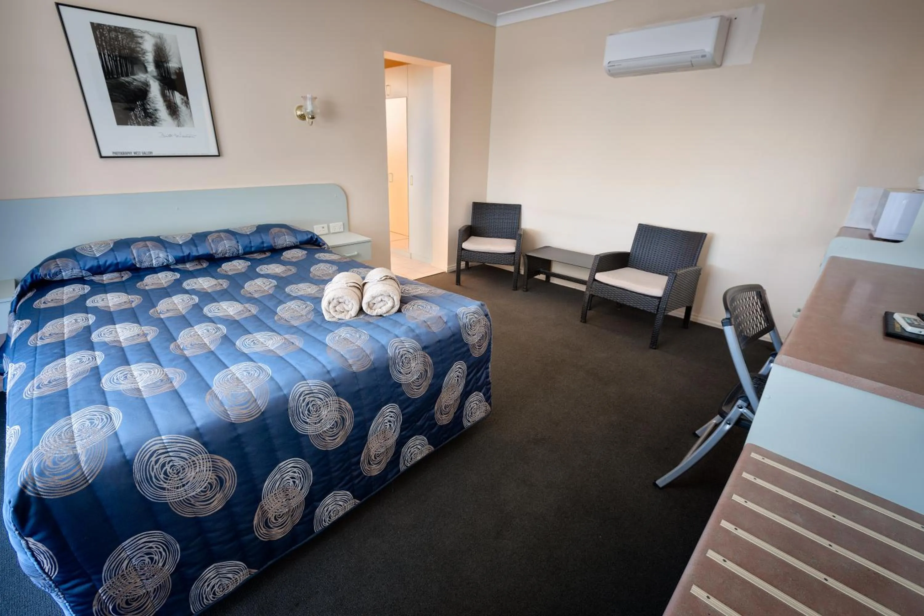 Bedroom, Bed in Copper City Motel