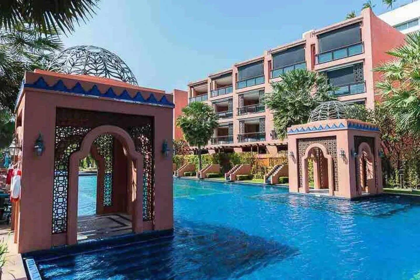 Swimming pool in Marrakesh Huahin 4bedrooms suite with Jacuzzi 208