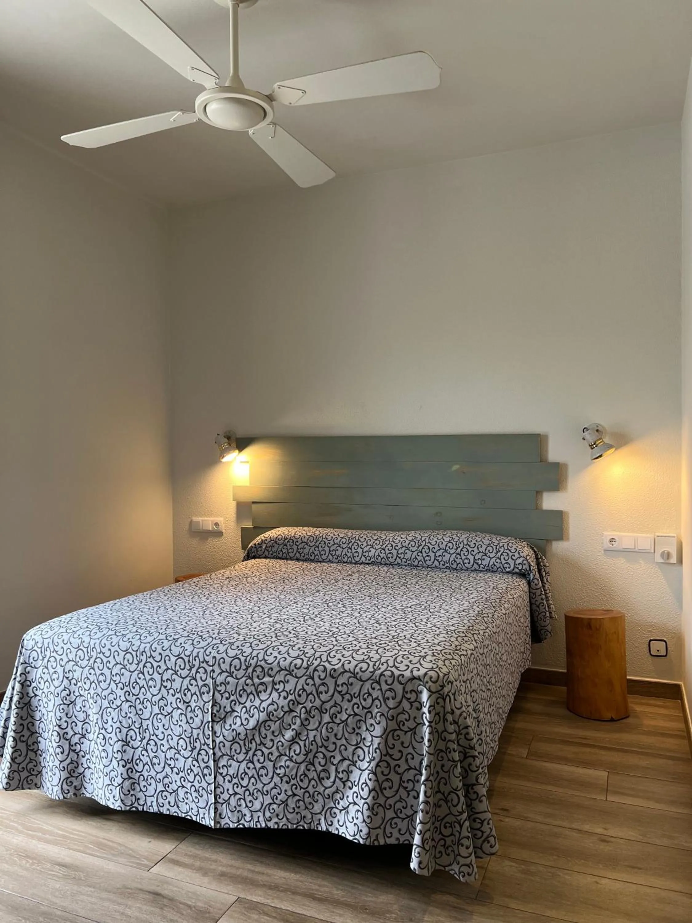 Bed in Hotel & Restaurant Figueres Parc