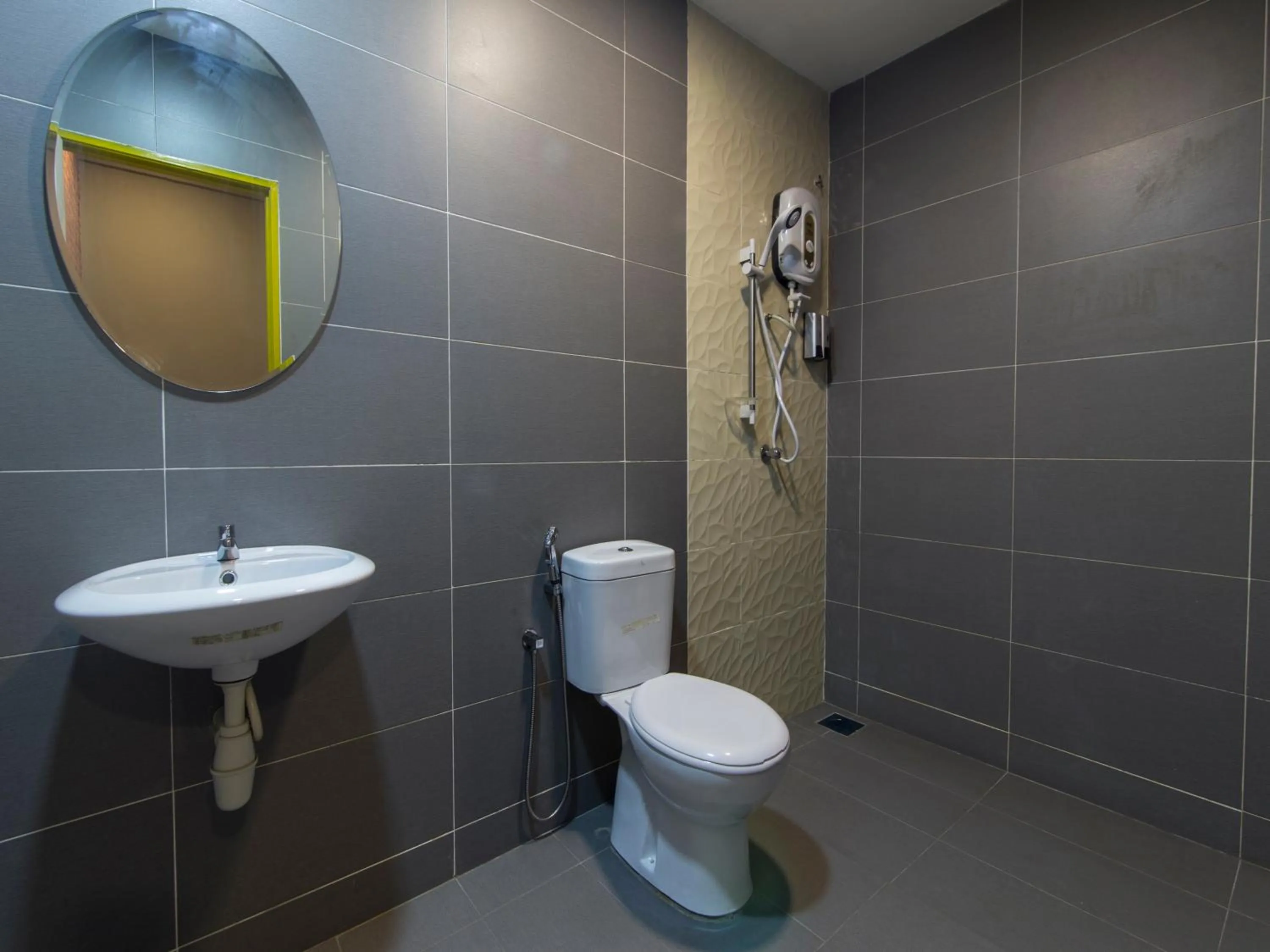 Bathroom in OYO 876 Hotel Sanctuary