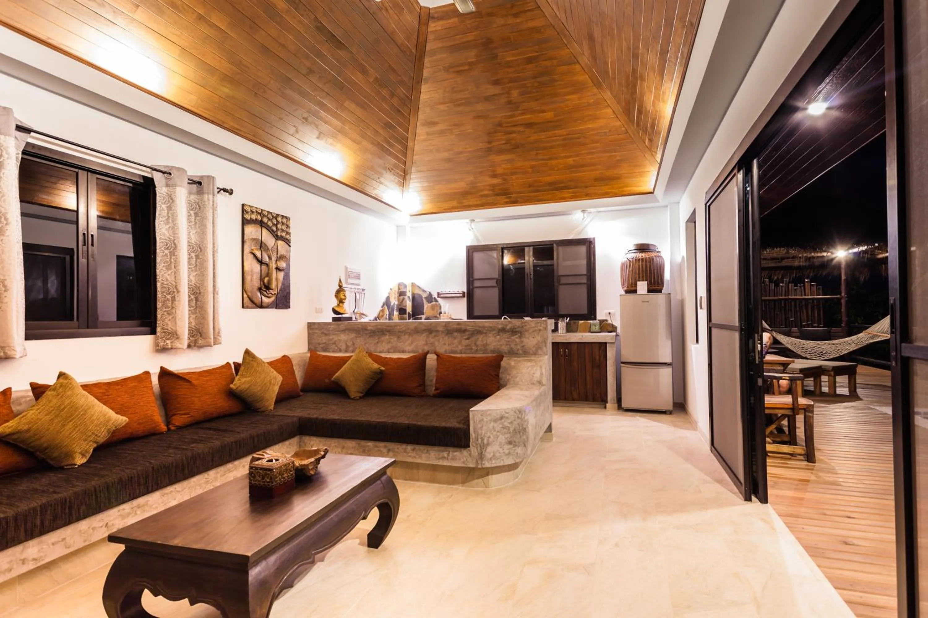 Living room in Koh Tao Heights Pool Villas