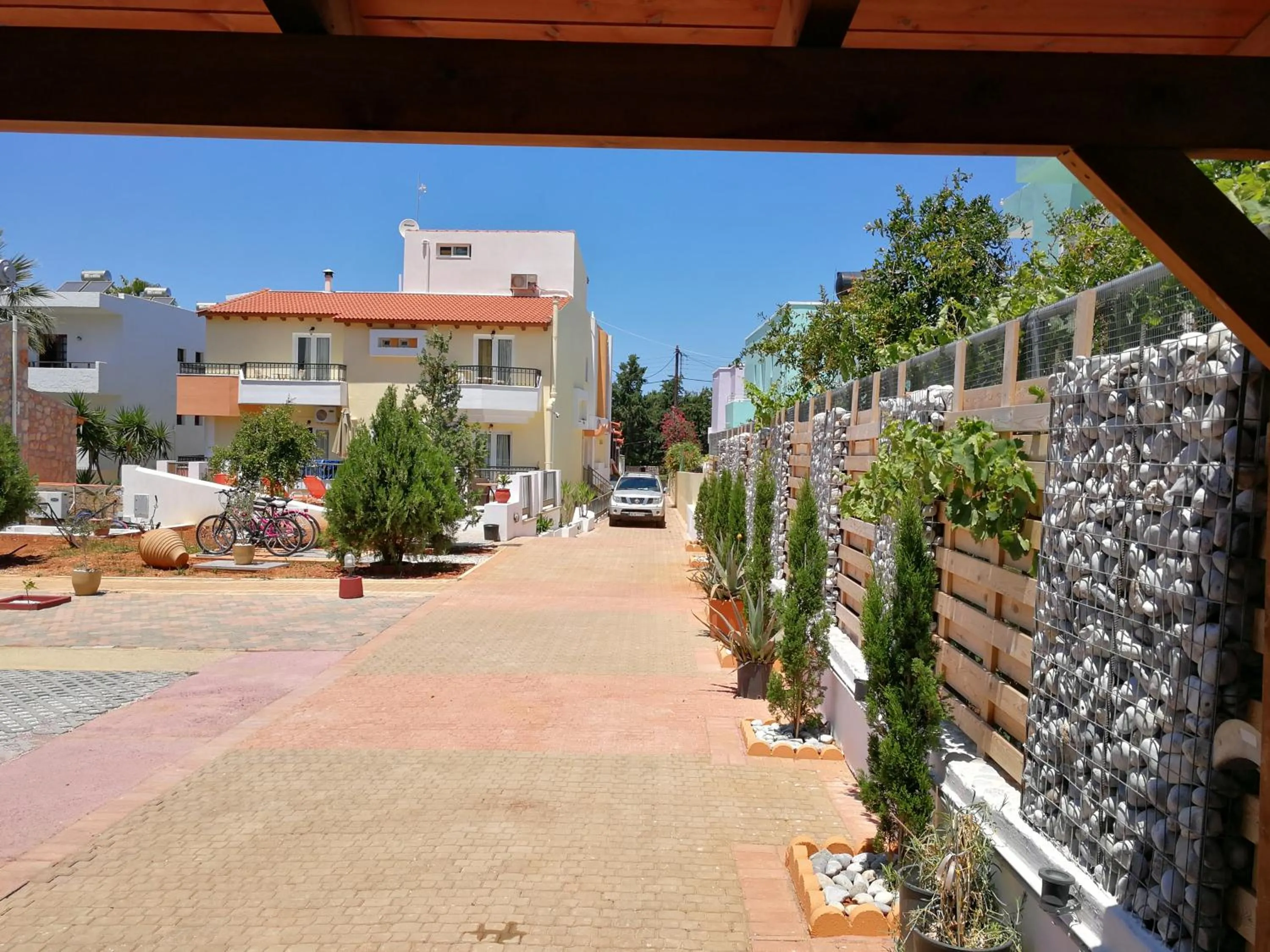 Patio in Camelot Royal Beds by Estia