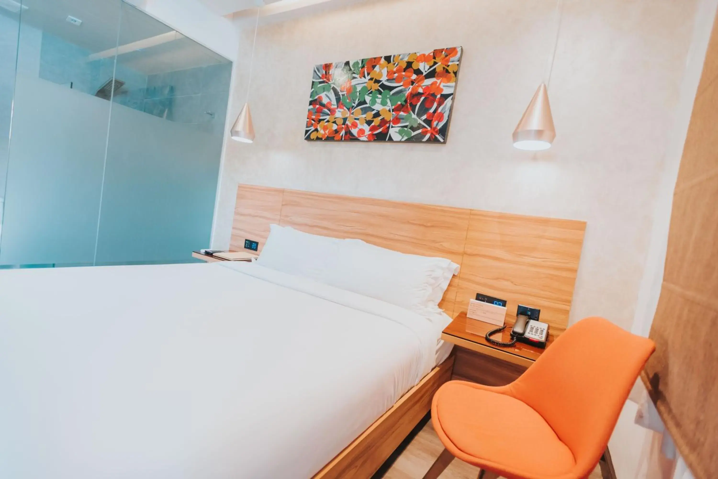 Bed in SureStay Plus Hotel by Best Western AC LUXE Angeles City Bed in SureStay Plus Hotel by Best Western AC LUXE Angeles City