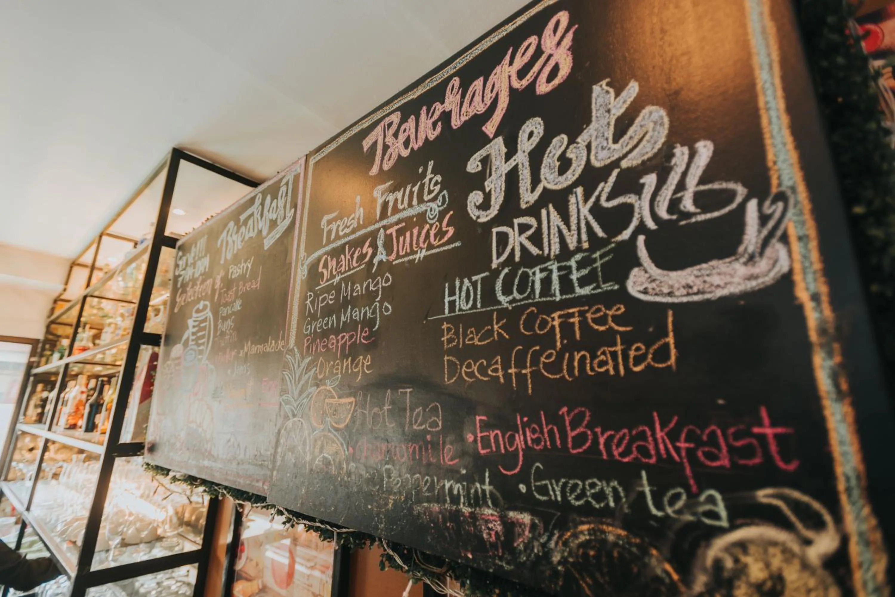 Restaurant/places to eat in SureStay Plus Hotel by Best Western AC LUXE Angeles City