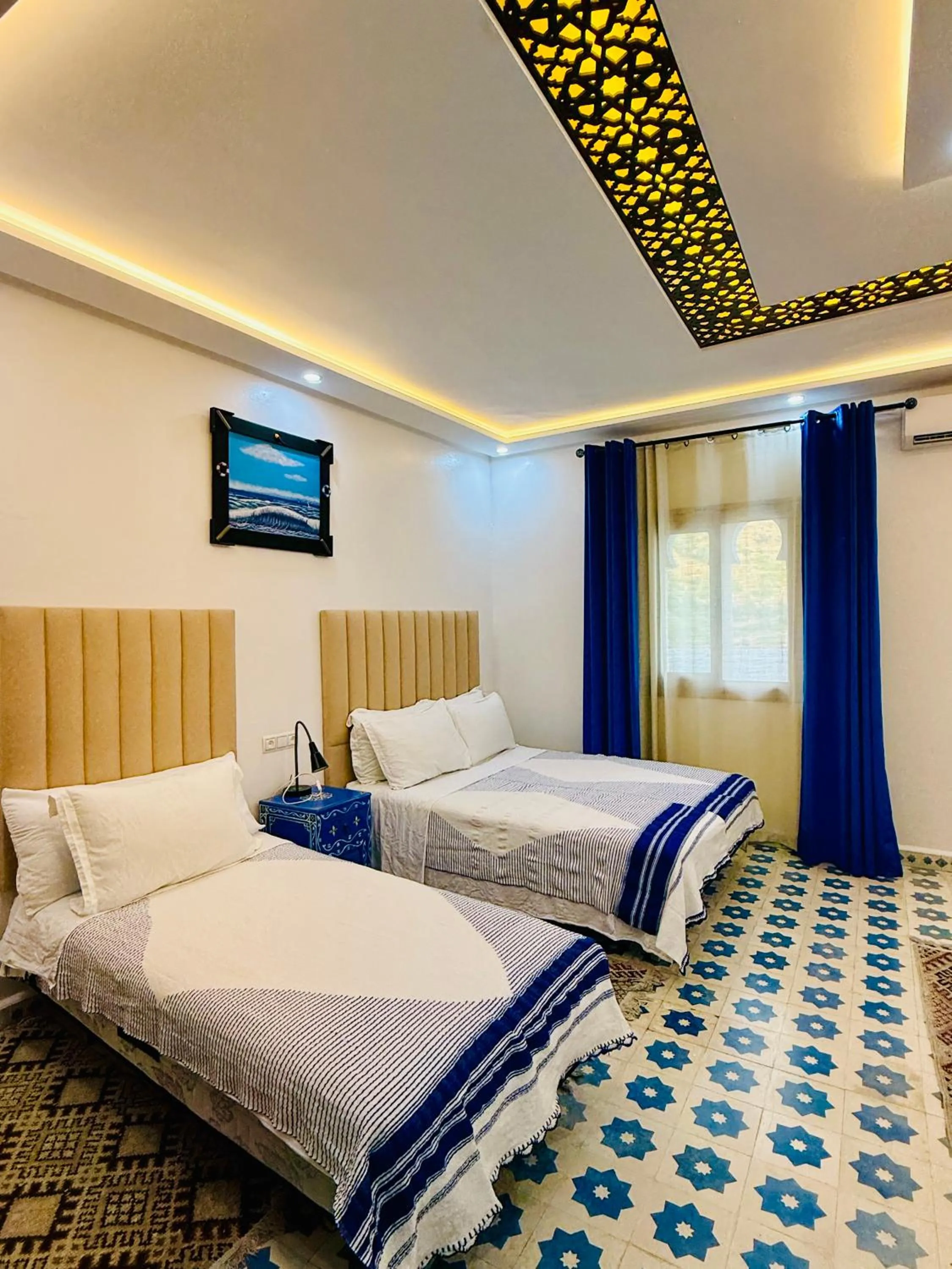 Photo of the whole room, Bed in Hôtel Koutoubia