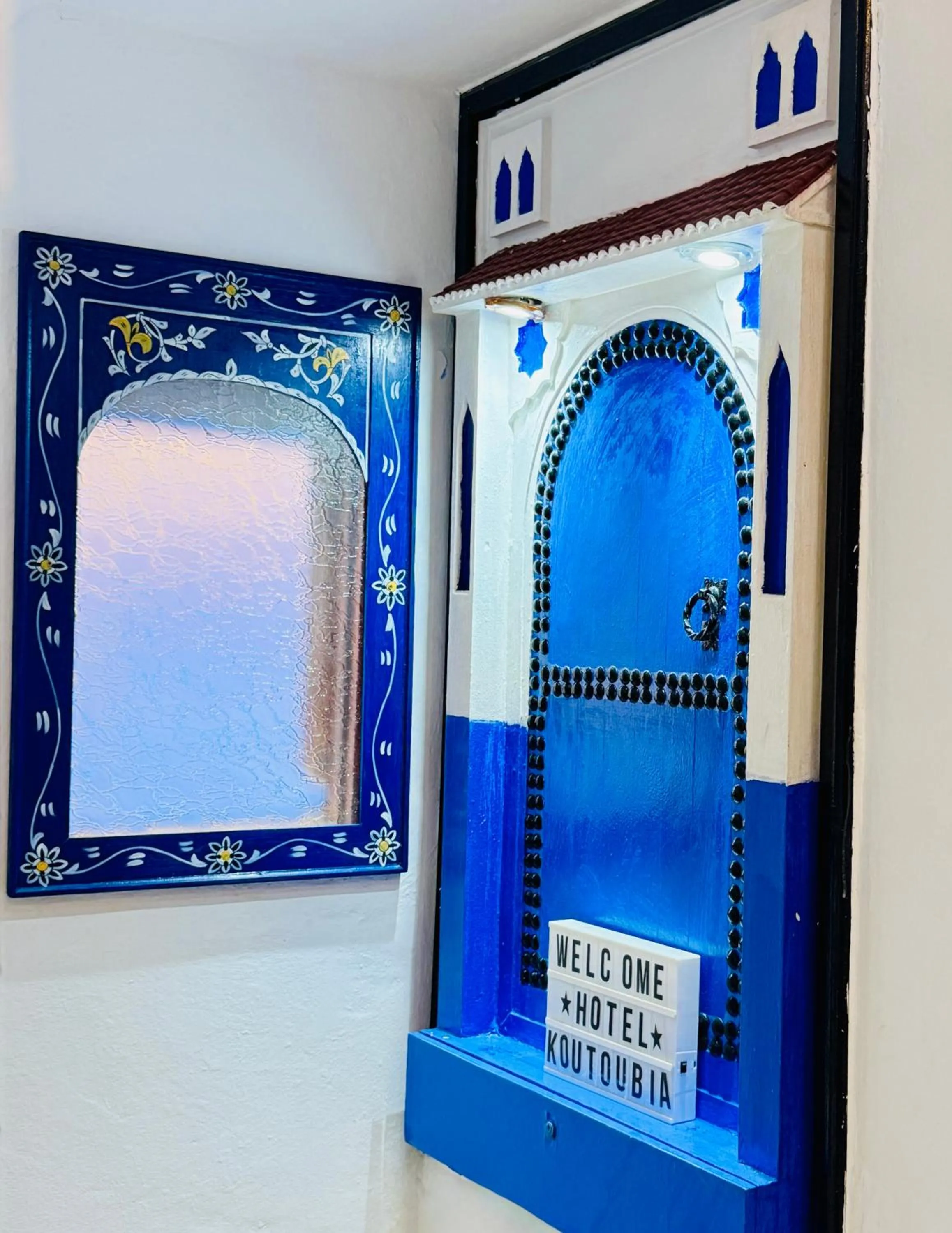 Text overlay in Hôtel Koutoubia