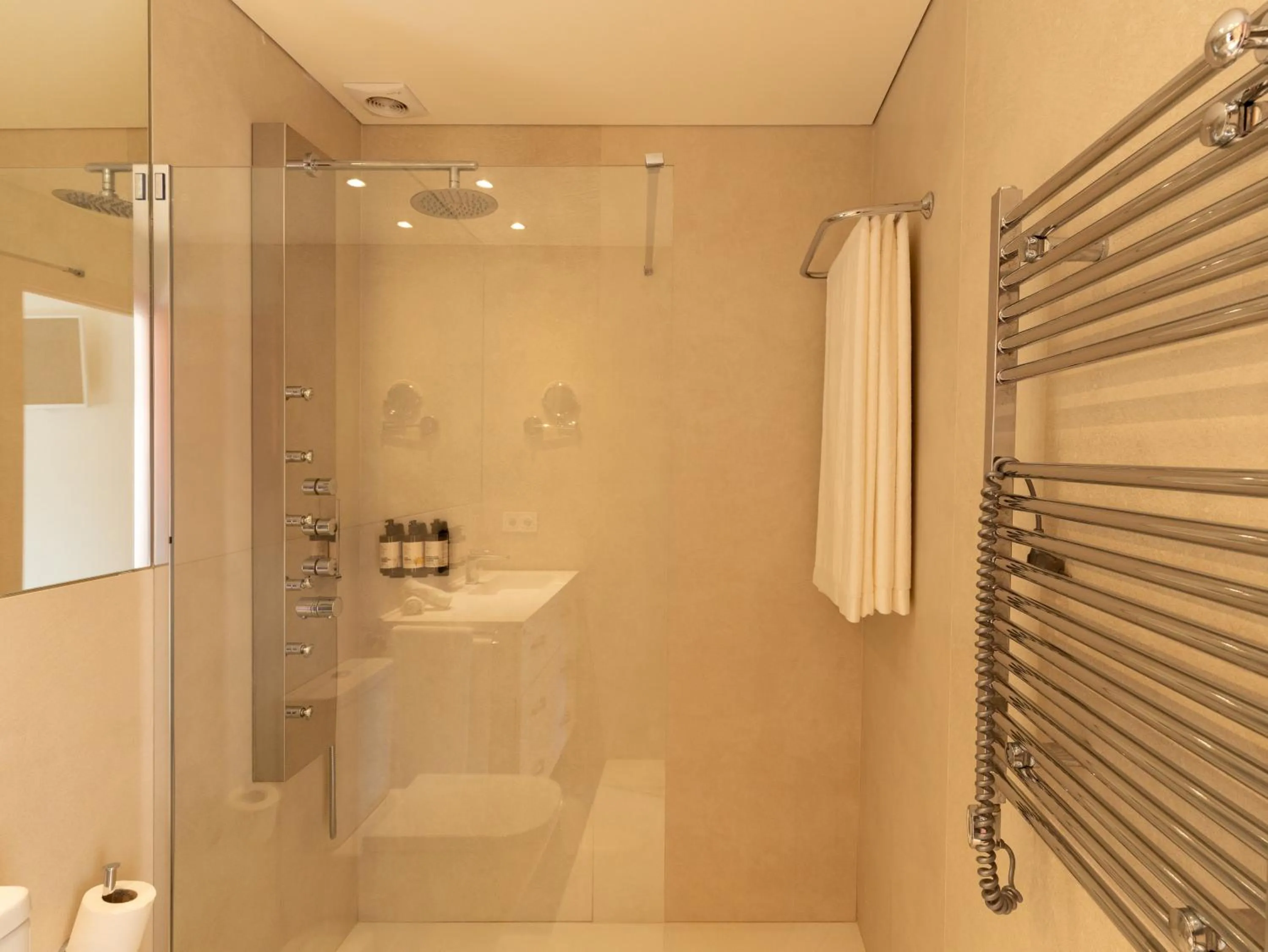 Shower in Marton Turisme de Interior