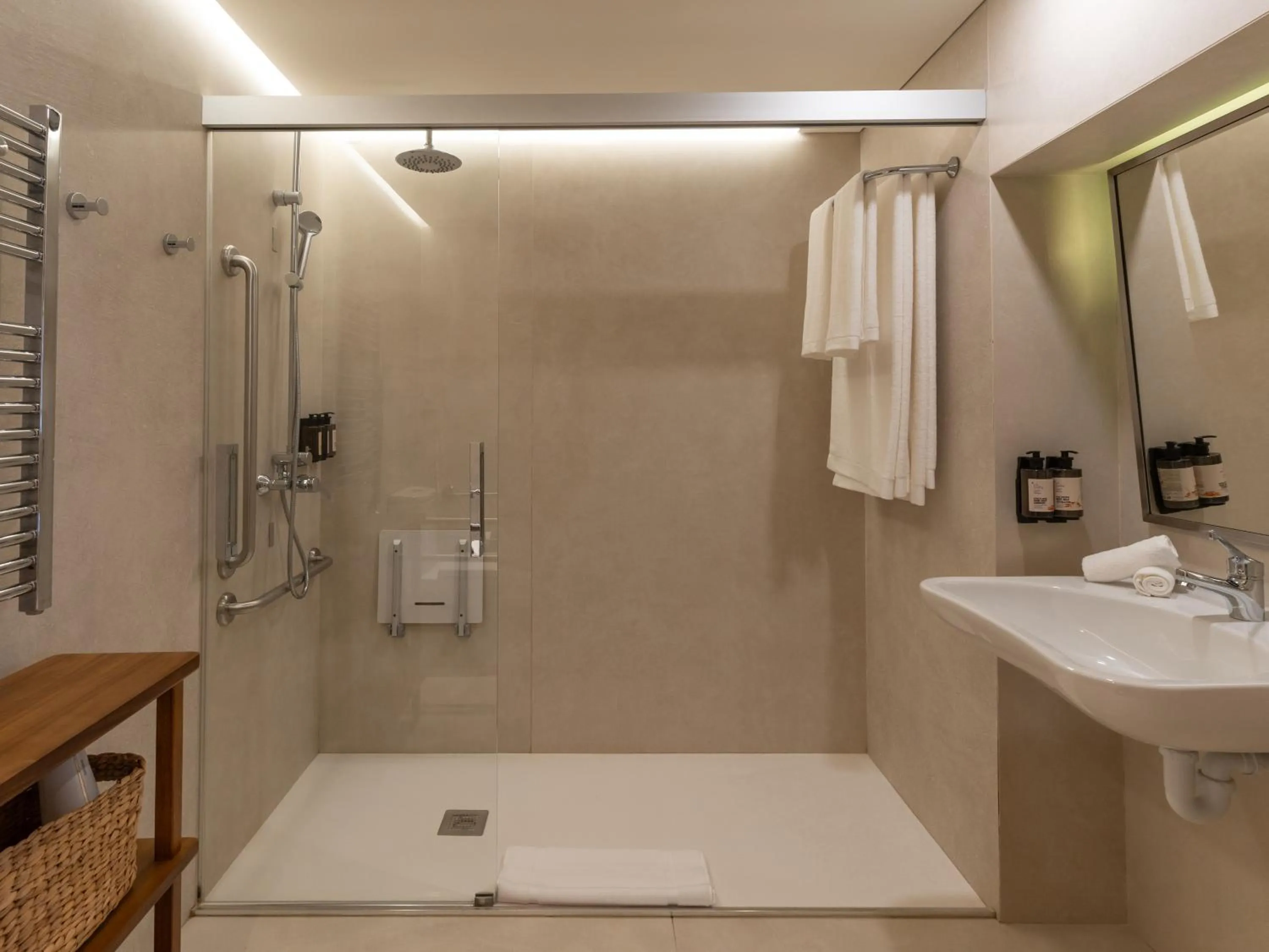 Shower in Marton Turisme de Interior