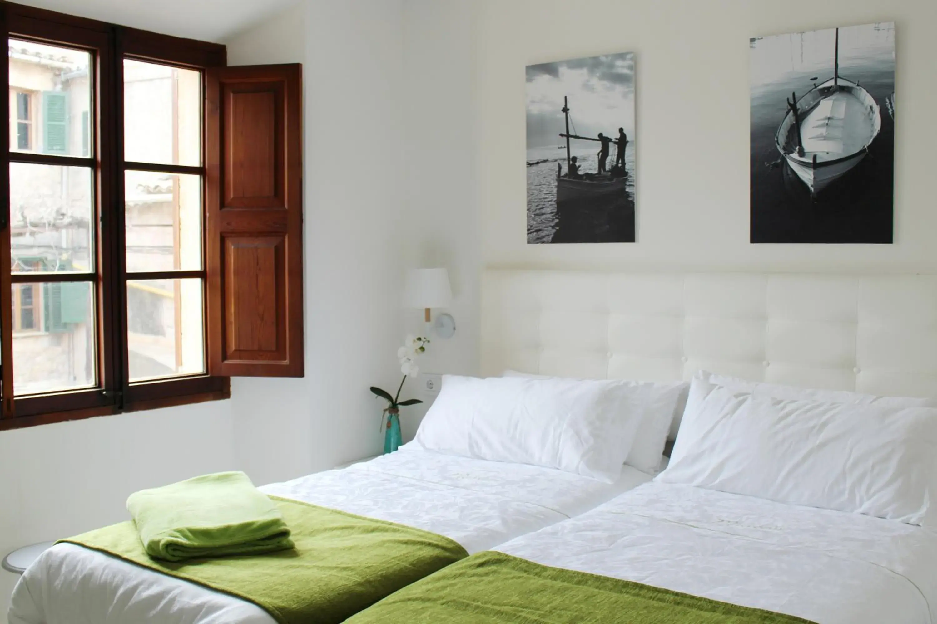 Twin Room with City View in Marton Turisme de Interior Twin Room with City View in Marton Turisme de Interior