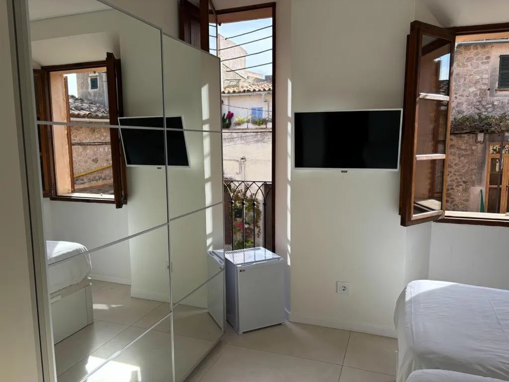 Twin Room with City View in Marton Valldemossa Turismo de Interior