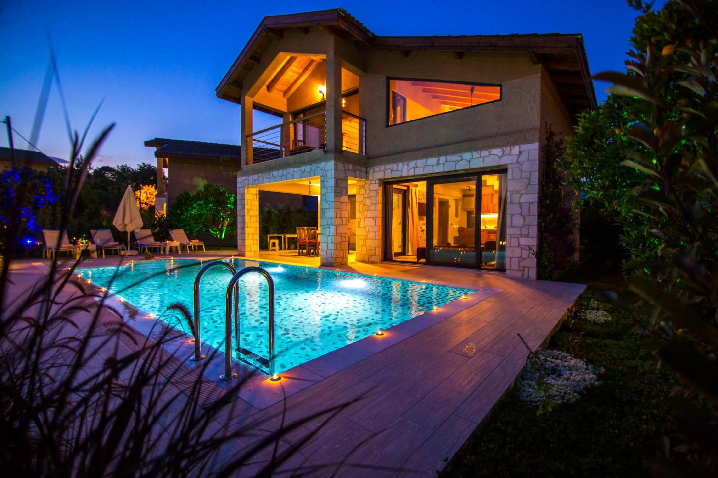 Volans Suites Villas