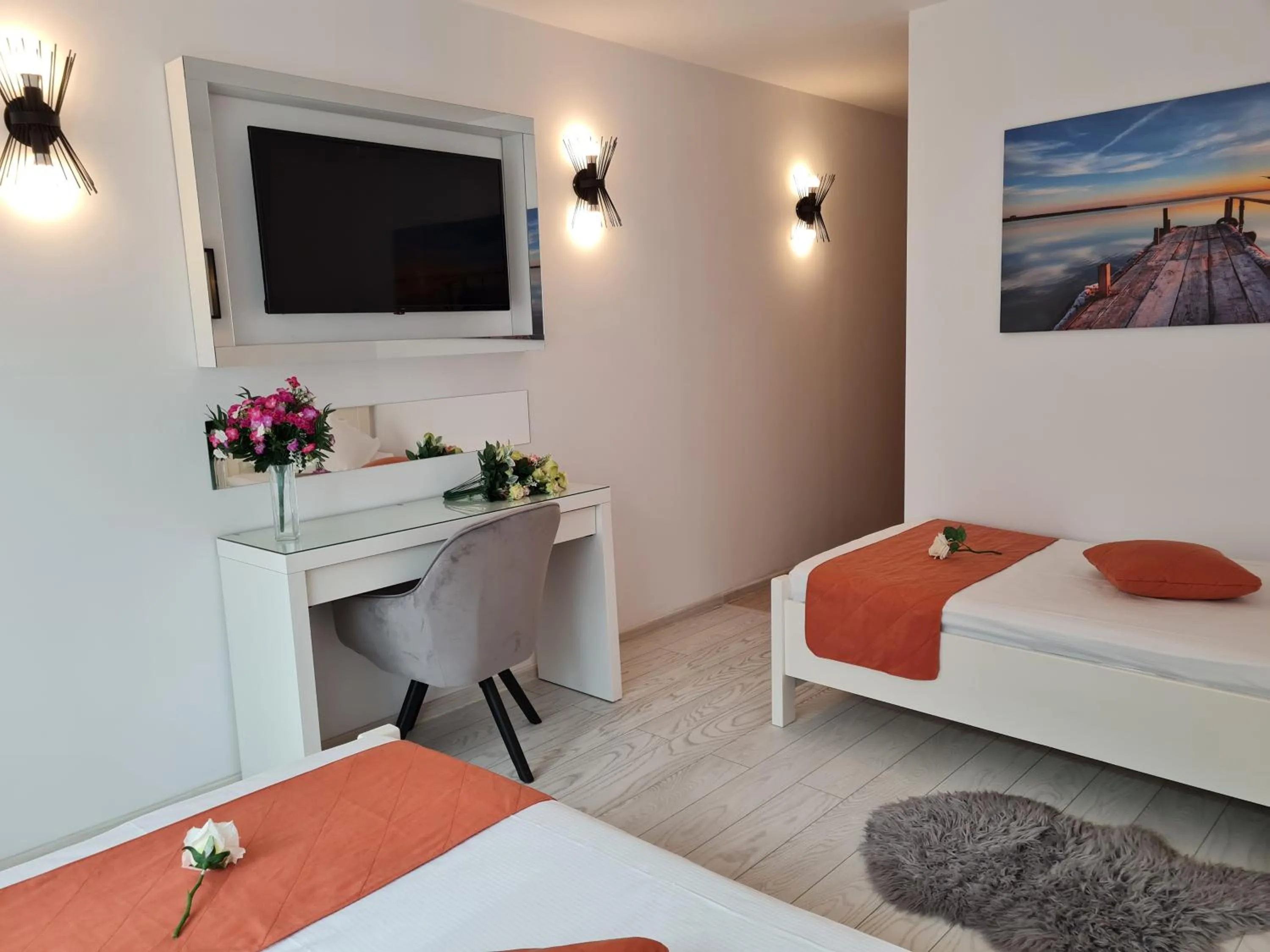 Photo of the whole room, Bed in Hotel Sunquest