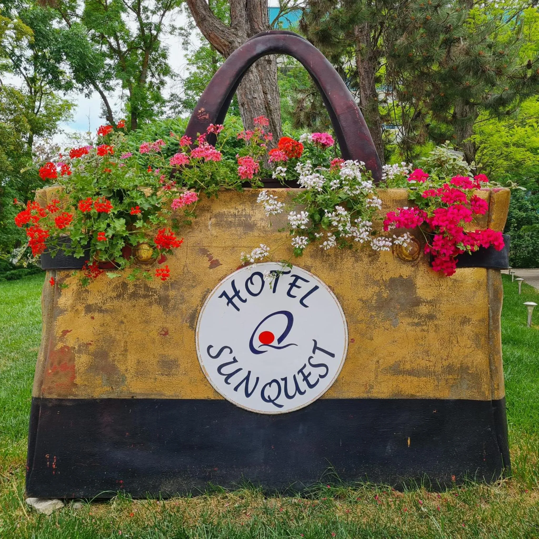 Garden in Hotel Sunquest
