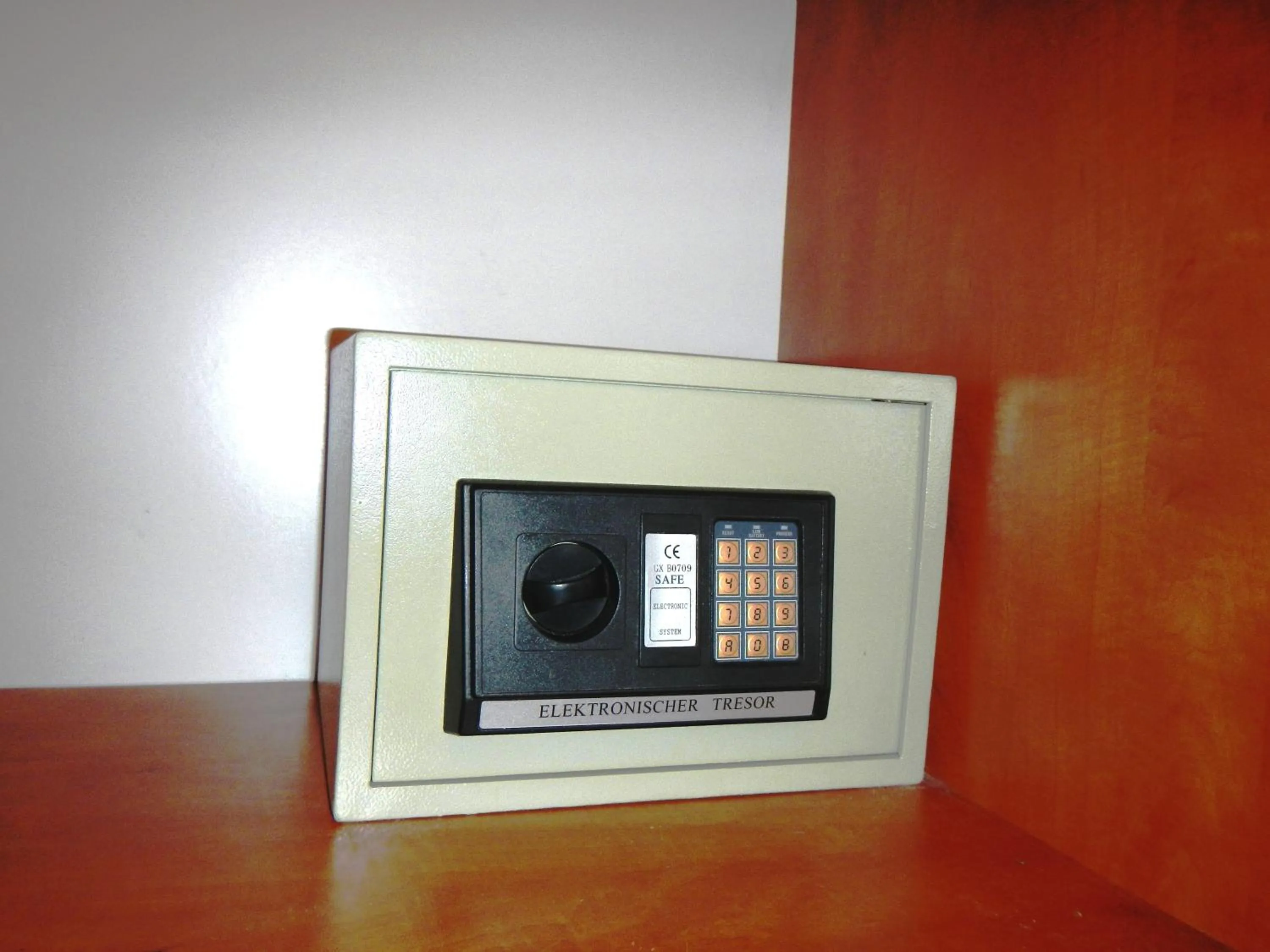 safe in Hotel Sunquest