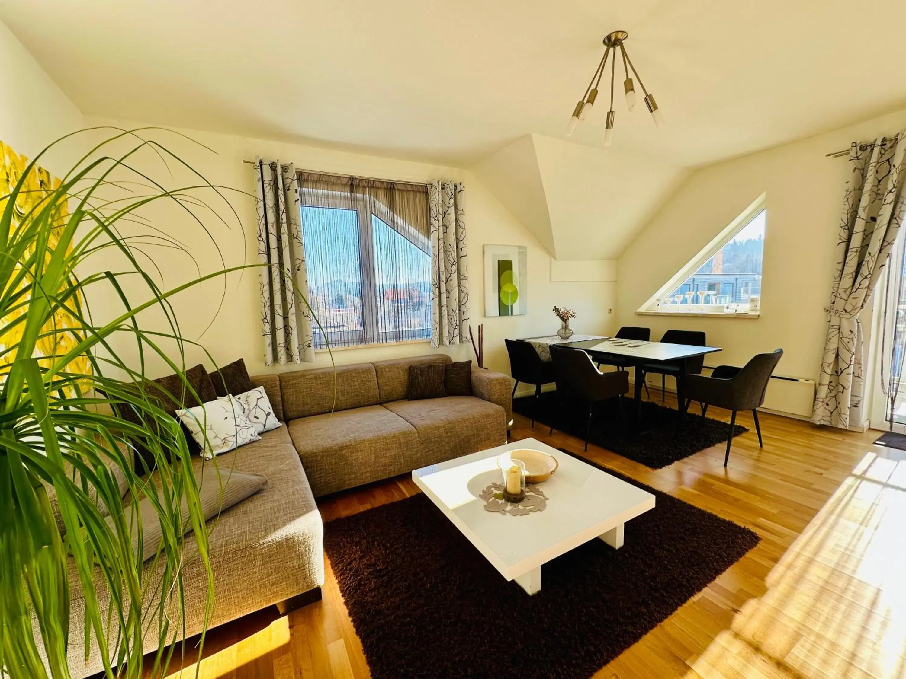 Superior-Apartment mit Pool und Seezugang Superior-Apartment mit Pool und Seezugang